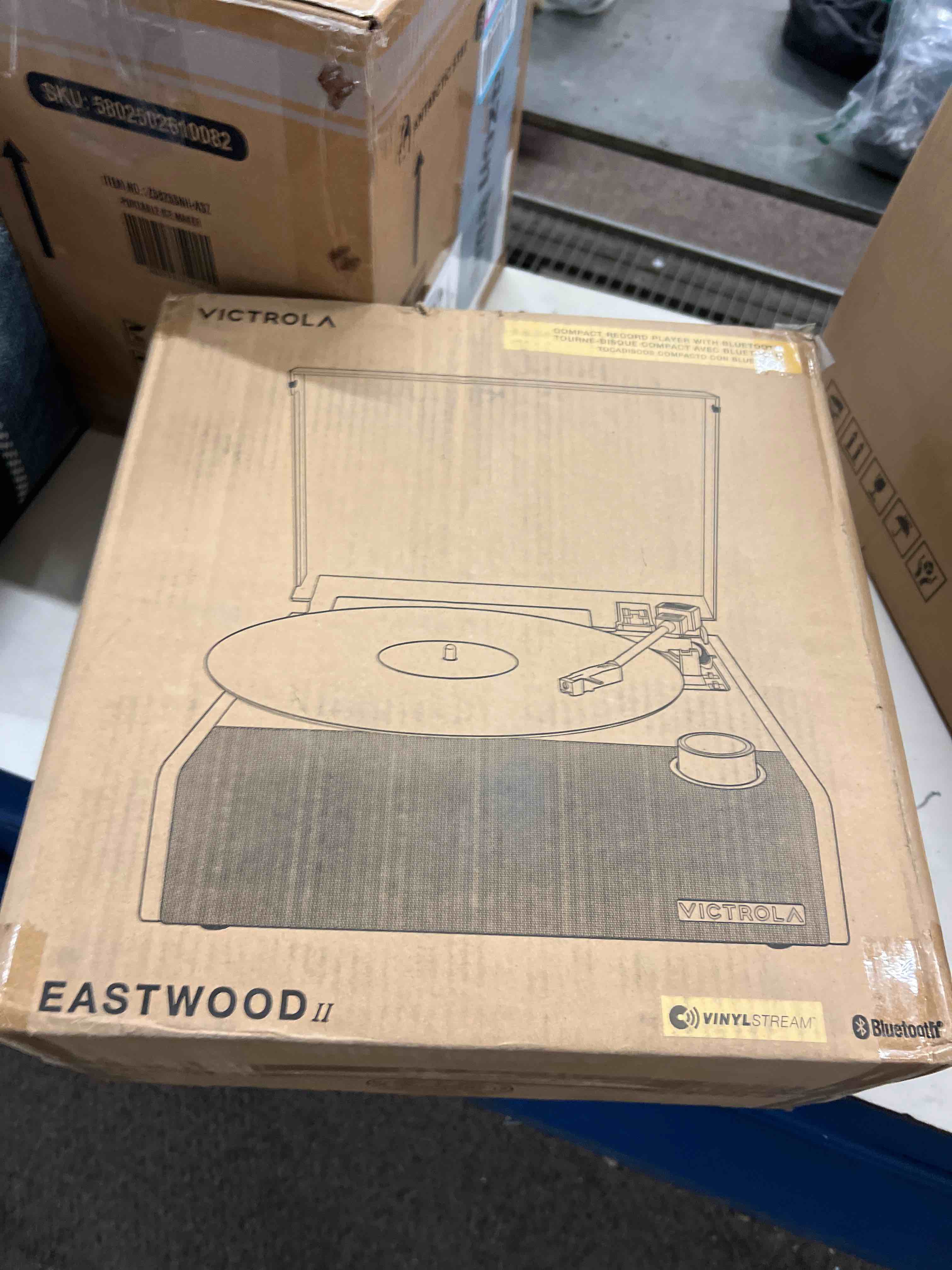 Condition photo showing New/Like New for Victrola Eastwood II Record Player with Speakers – Bluetooth 5.1 and Vinyl Stream Technology, Vintage Style 3-Speed Vinyl Player, Audio Technica AT-3600LA Cartridge (Espresso)