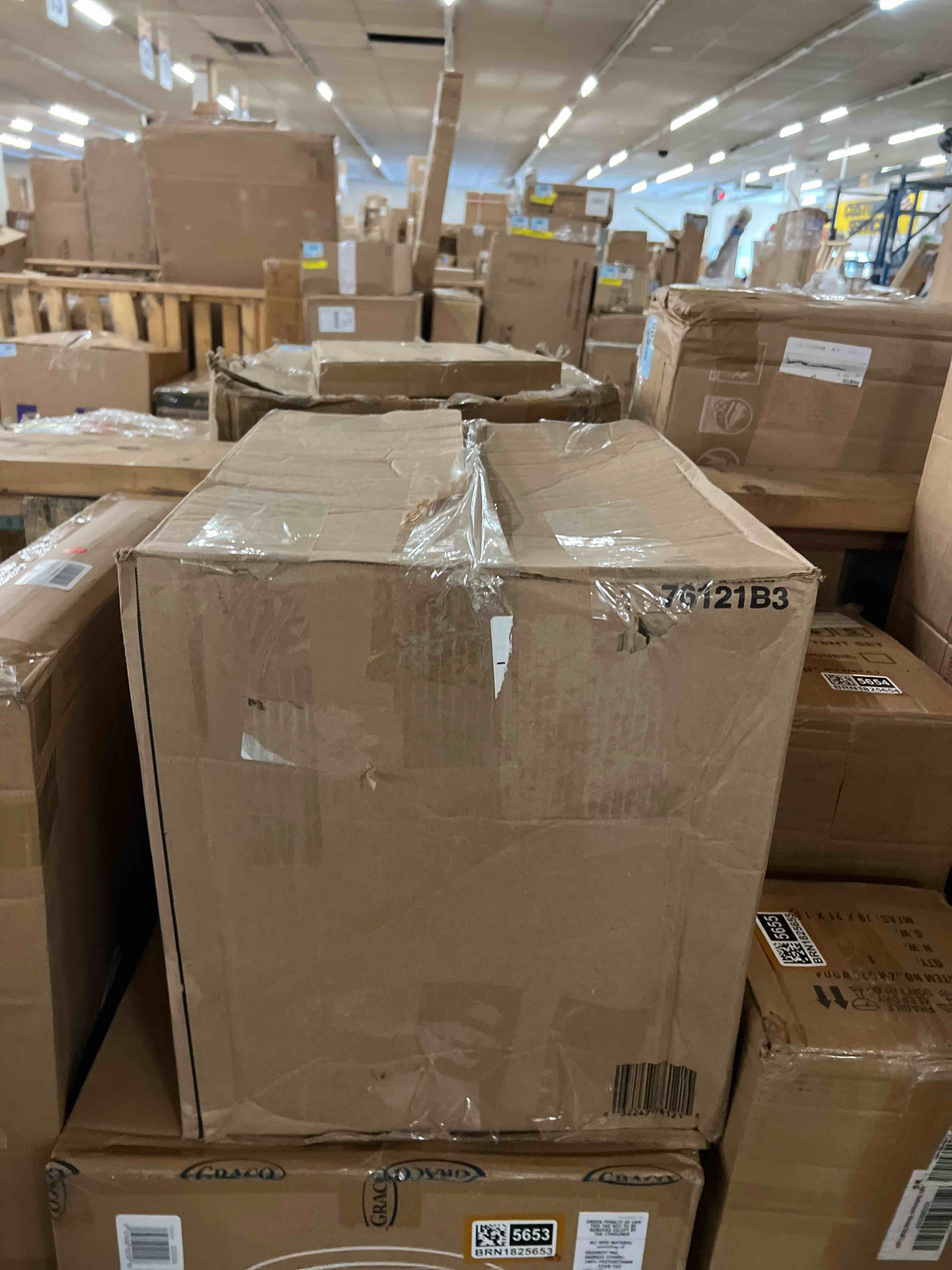 Condition photo showing New/Like New for Scotts Turf Builder EdgeGuard Mini Broadcast Spreader