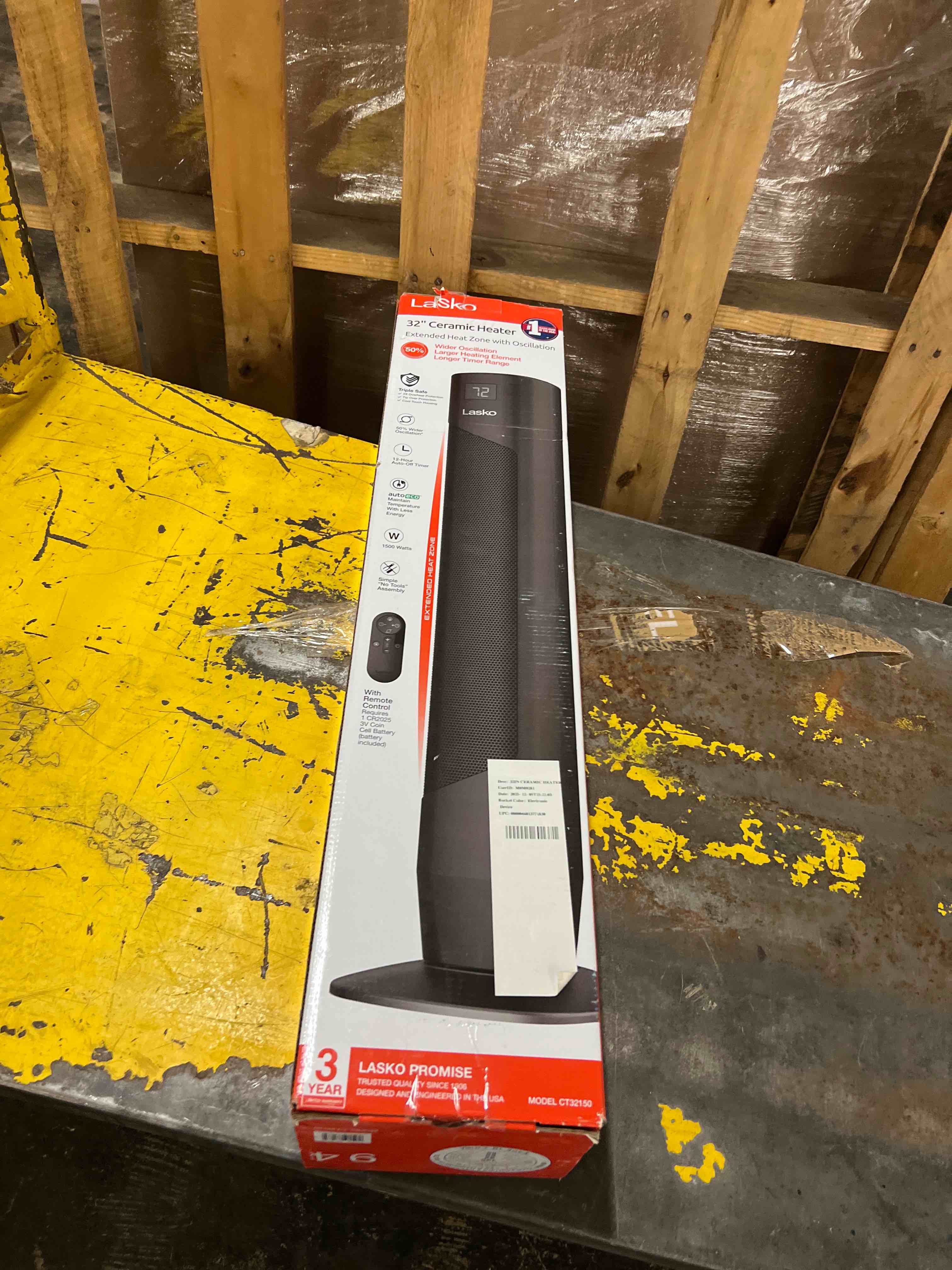 Condition photo showing New/Like New for lasko 32  oscillating ceramic tower space heater with remote