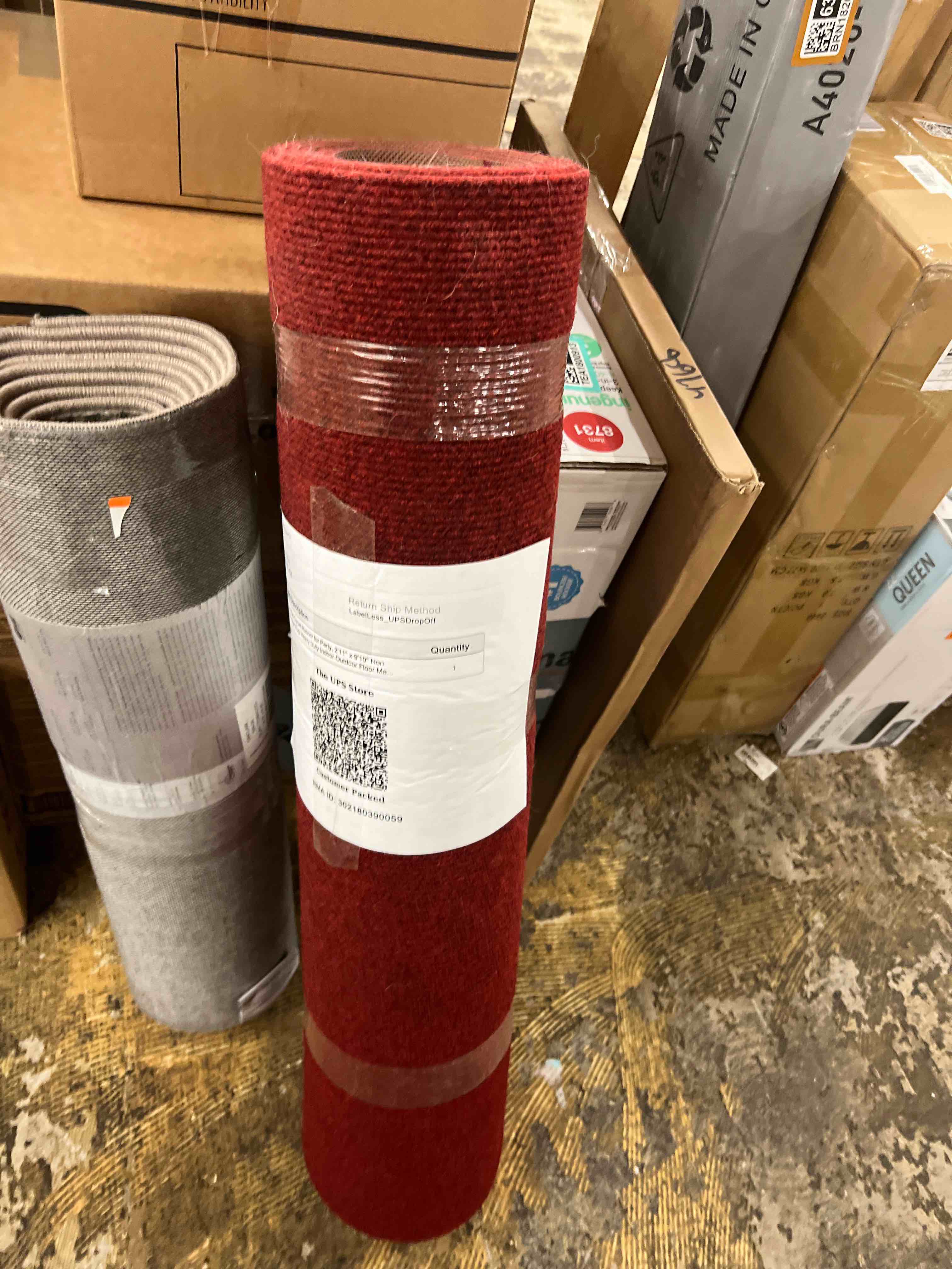 Condition photo showing New/Like New for jxgzyy red carpet runner for party, 2'11" x 9'10" non-slip runner rug, easy clean red outdoor rug for holiday, wedding & home, entryway, kitchen, hallway