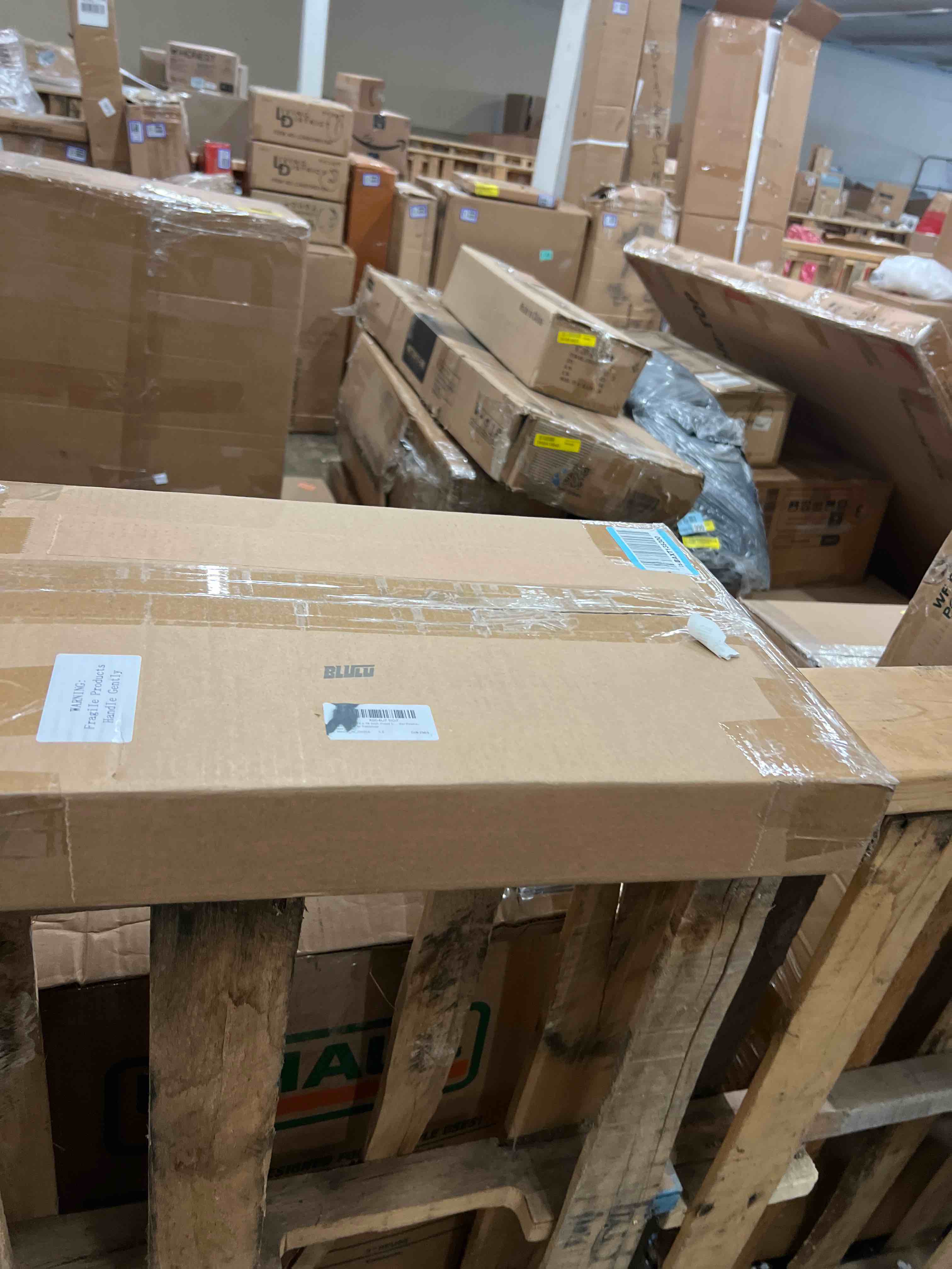 Condition photo showing New/Like New for blulu 4 pcs 12 x 18 inch front load easy open snap frame metal poster/picture snap open sign holder frame, wall mount or tabletop
