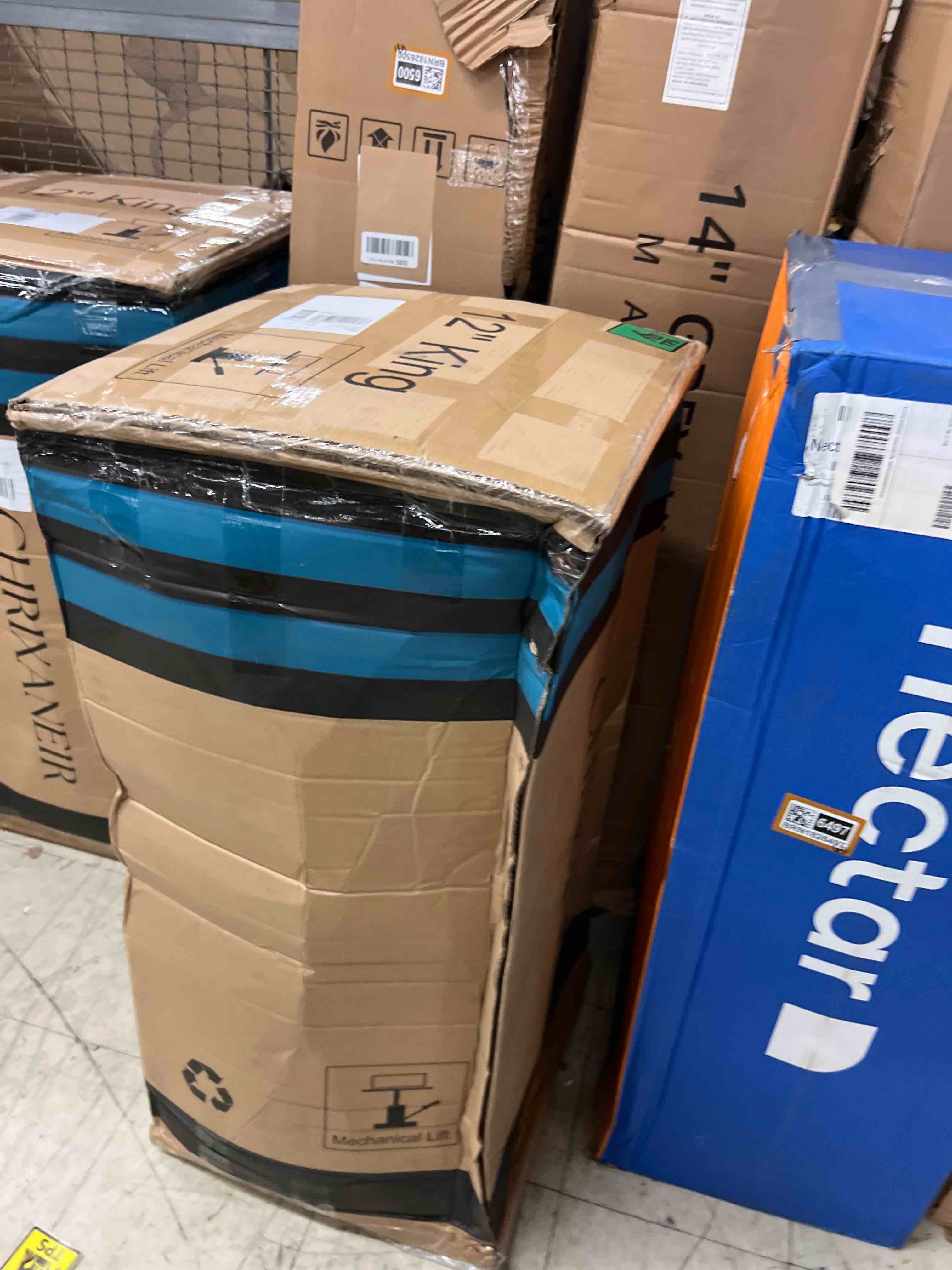 https://s3.amazonaws.com/lotting-images-prod/phillipi/BRN1826492_1775761302498.jpeg