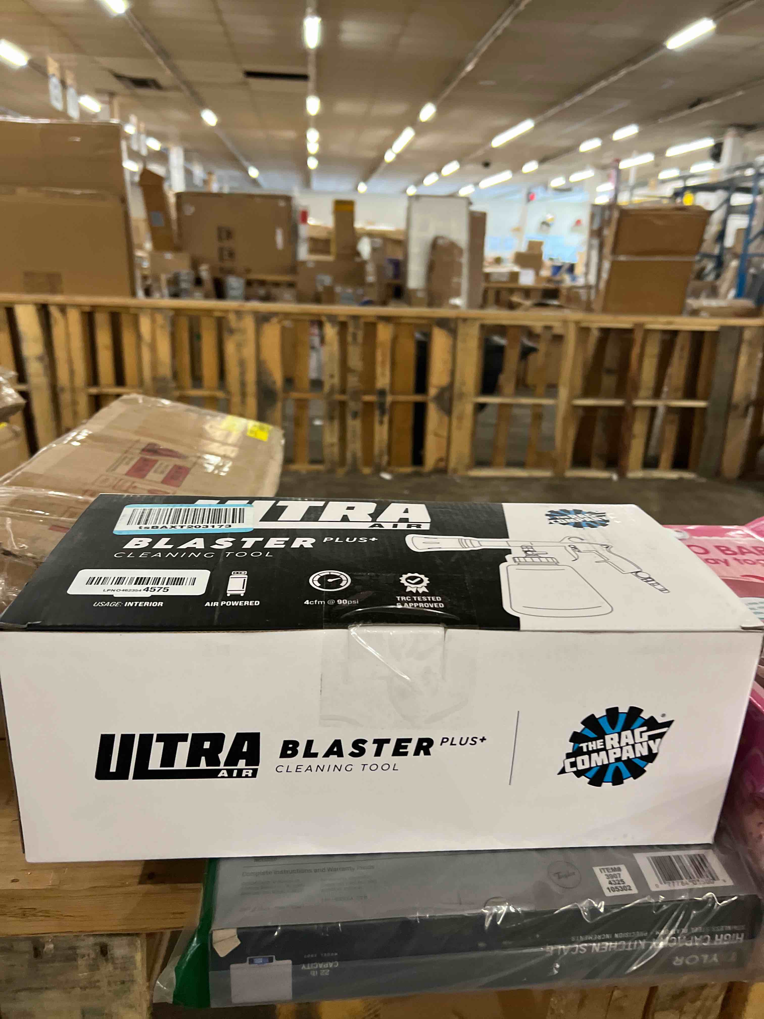 Condition photo showing New/Like New for the rag company - ultra air blaster plus - deep clean interior detailing tool; air and liquid combo;