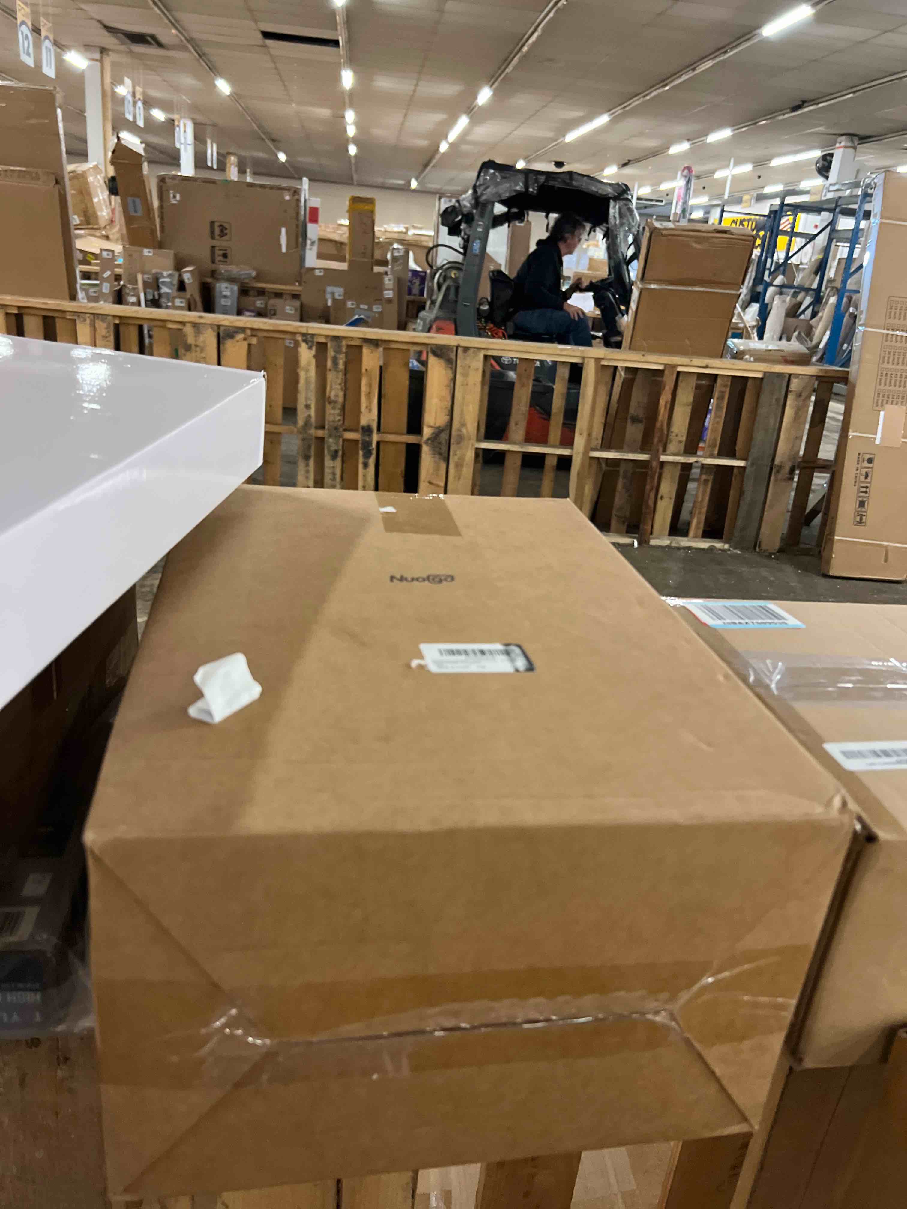 Condition photo showing New/Like New for nuogo 6 pcs plastic candy and cookie jar with lids decorative apothecary jars candy buffet containers clear airtight food storage canister home decoration(64 oz,classic) classic 64 oz