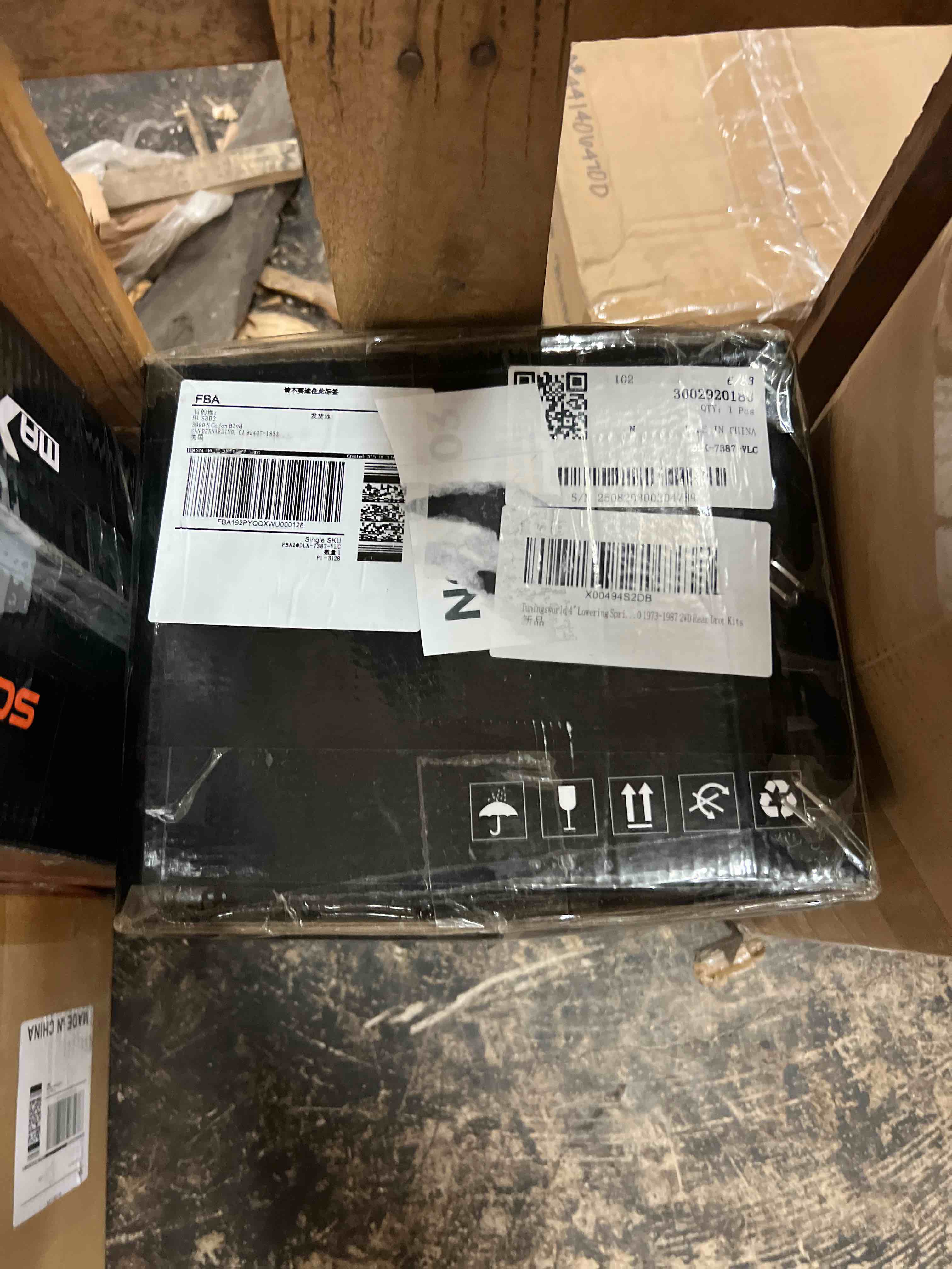 Condition photo showing New/Like New for tuningsworld 4" lowering spring shackle and hanger kit for chevy for gmc c10 1973-1987 2wd rear drop kits