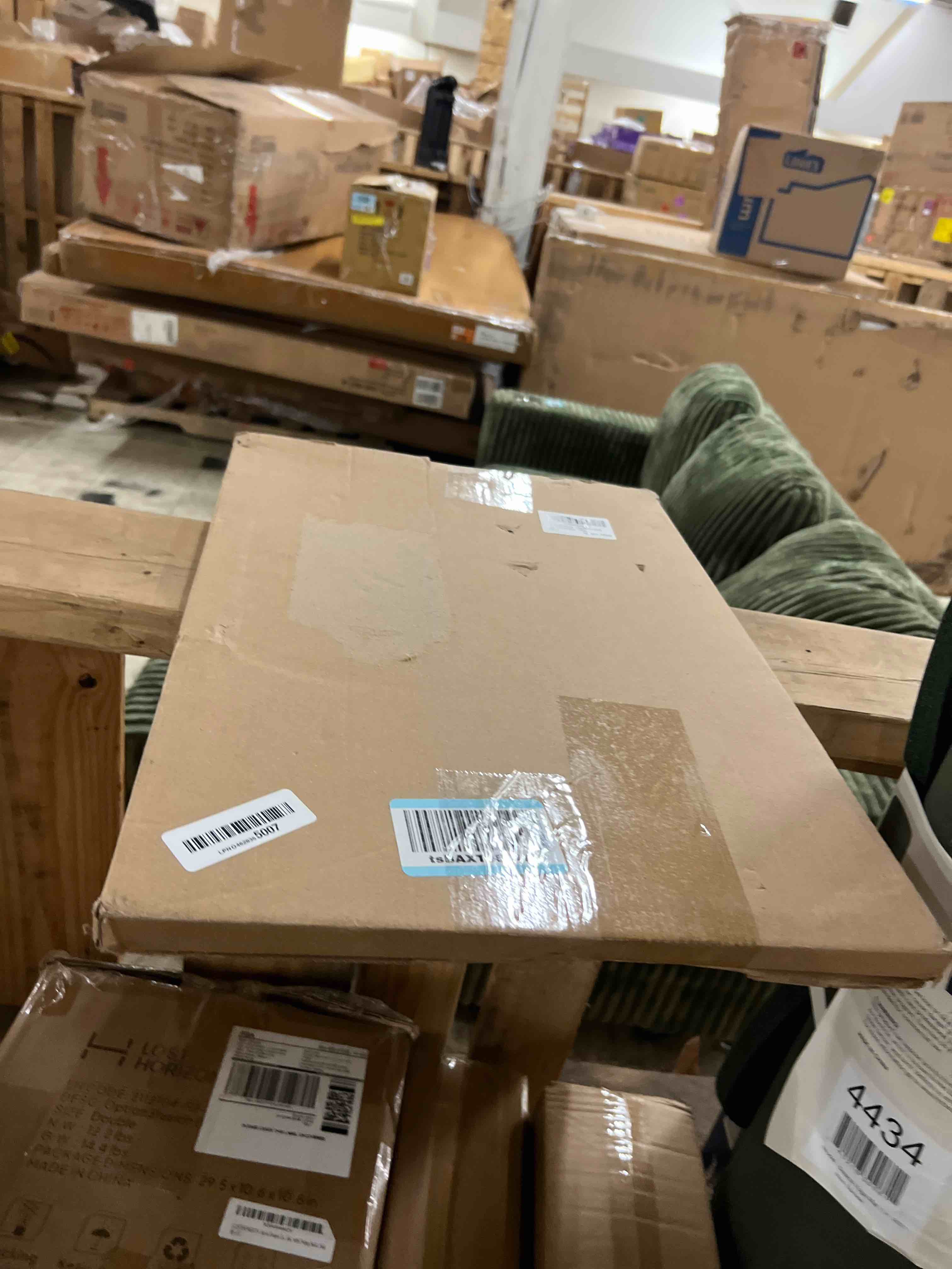 Condition photo showing New/Like New for decoruhome 13x19 picture frame, display pictures 11x17 with mat or 13x19 without mat, wall mounting photo frame, green, 1 pack