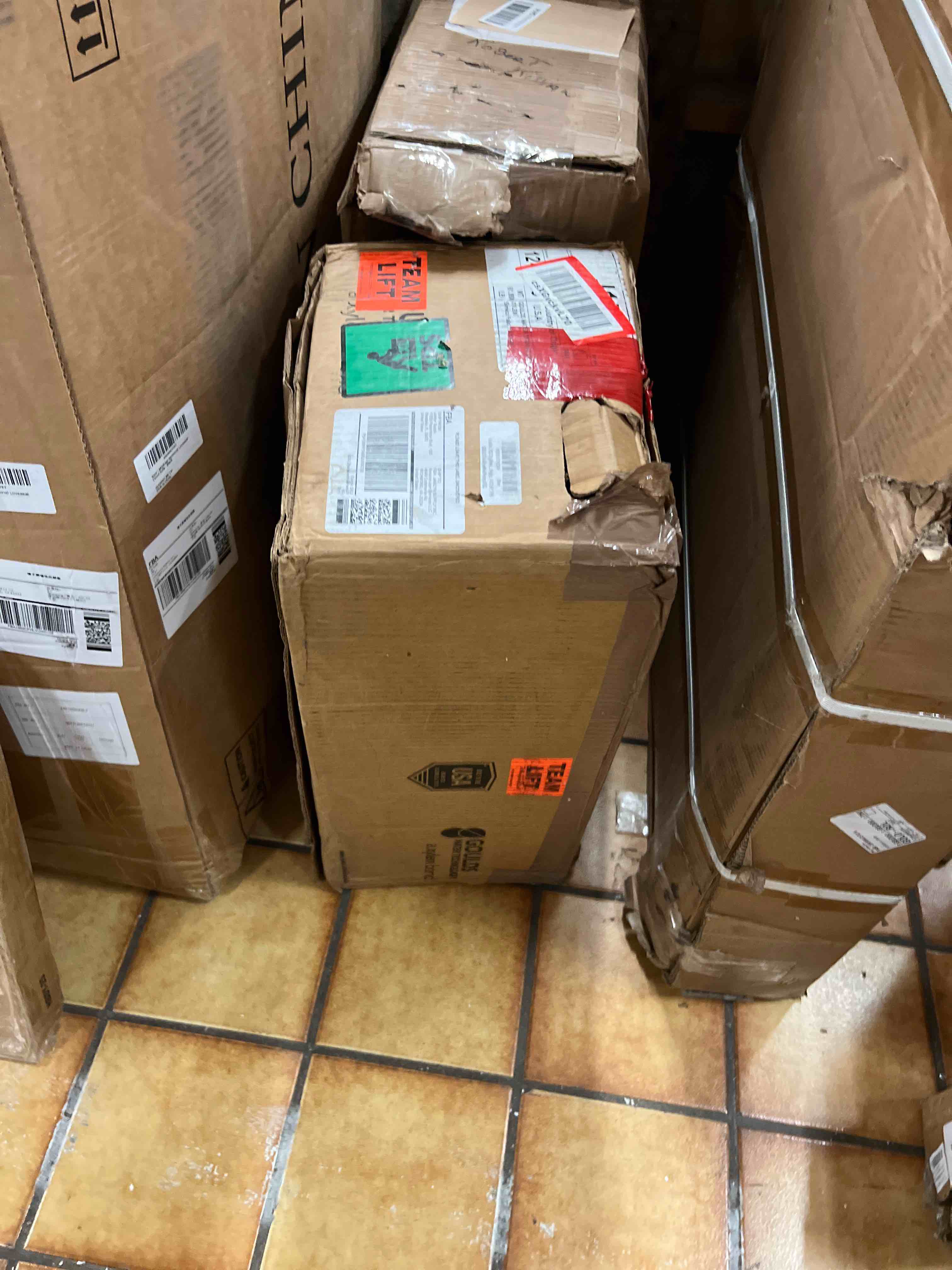 https://s3.amazonaws.com/lotting-images-prod/phillipi/BRN1827296_1778094261255.jpeg