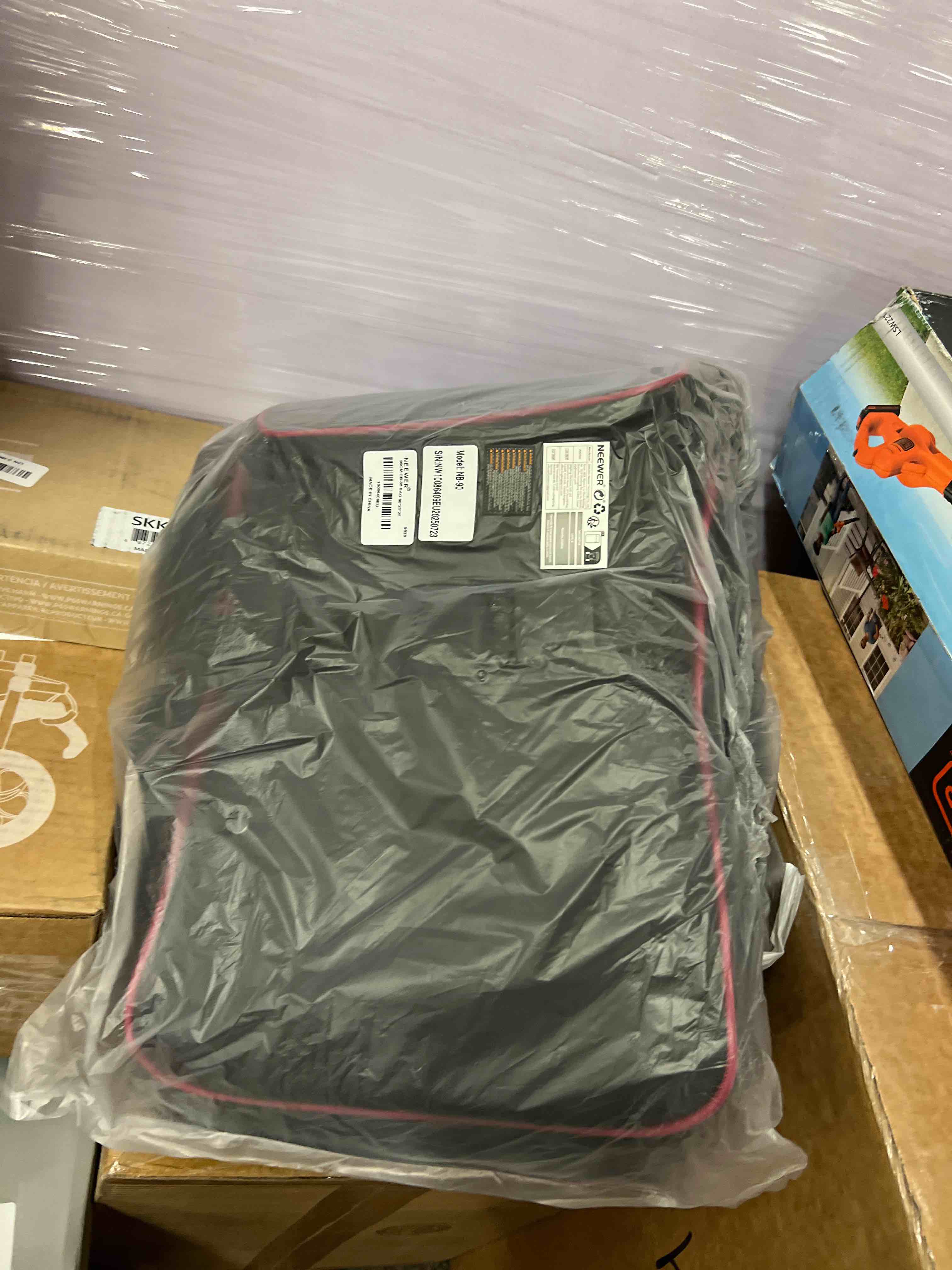 Condition photo showing New/Like New for neewer® 35"x10"x10"/90 x 25 x 25 cm photo studio equipment large carrying bag with strap for tripod light stand and photography lighting kit(cb-05) 35"x10"x10"/black+red