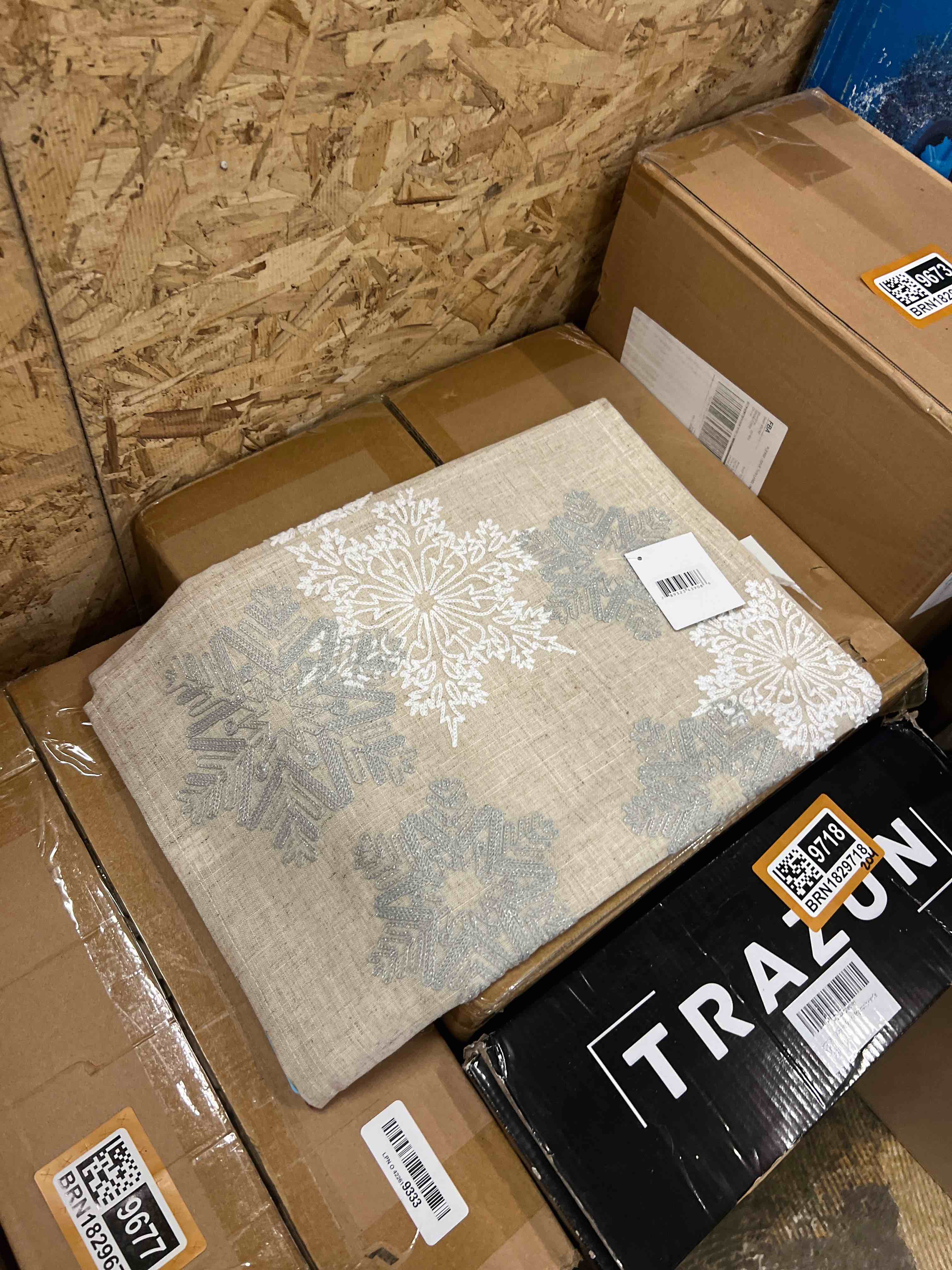 Condition photo showing New/Like New for Saro Lifestyle Embroidered Snowflake Table Runner