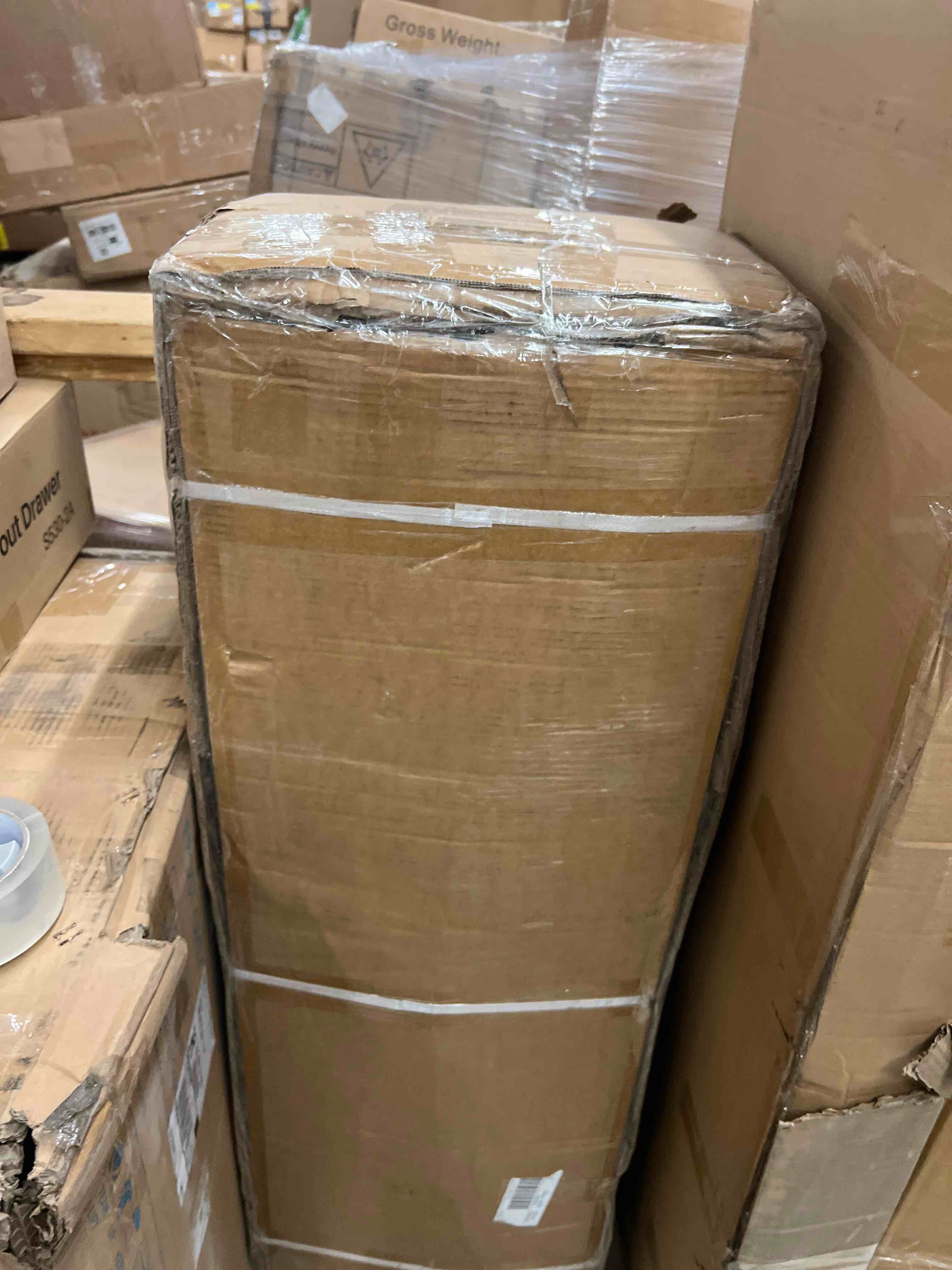 Condition photo showing New/Like New for VEVOR Walk-in Tunnel Greenhouse, 27.4x9.5x7.4 ft Hoop House Greenhouse Tunnel, Plant Hot House with Galvanized Steel Frame, Green PE Cover, Swing Door and 16 Roll-up Windows for Outdoor