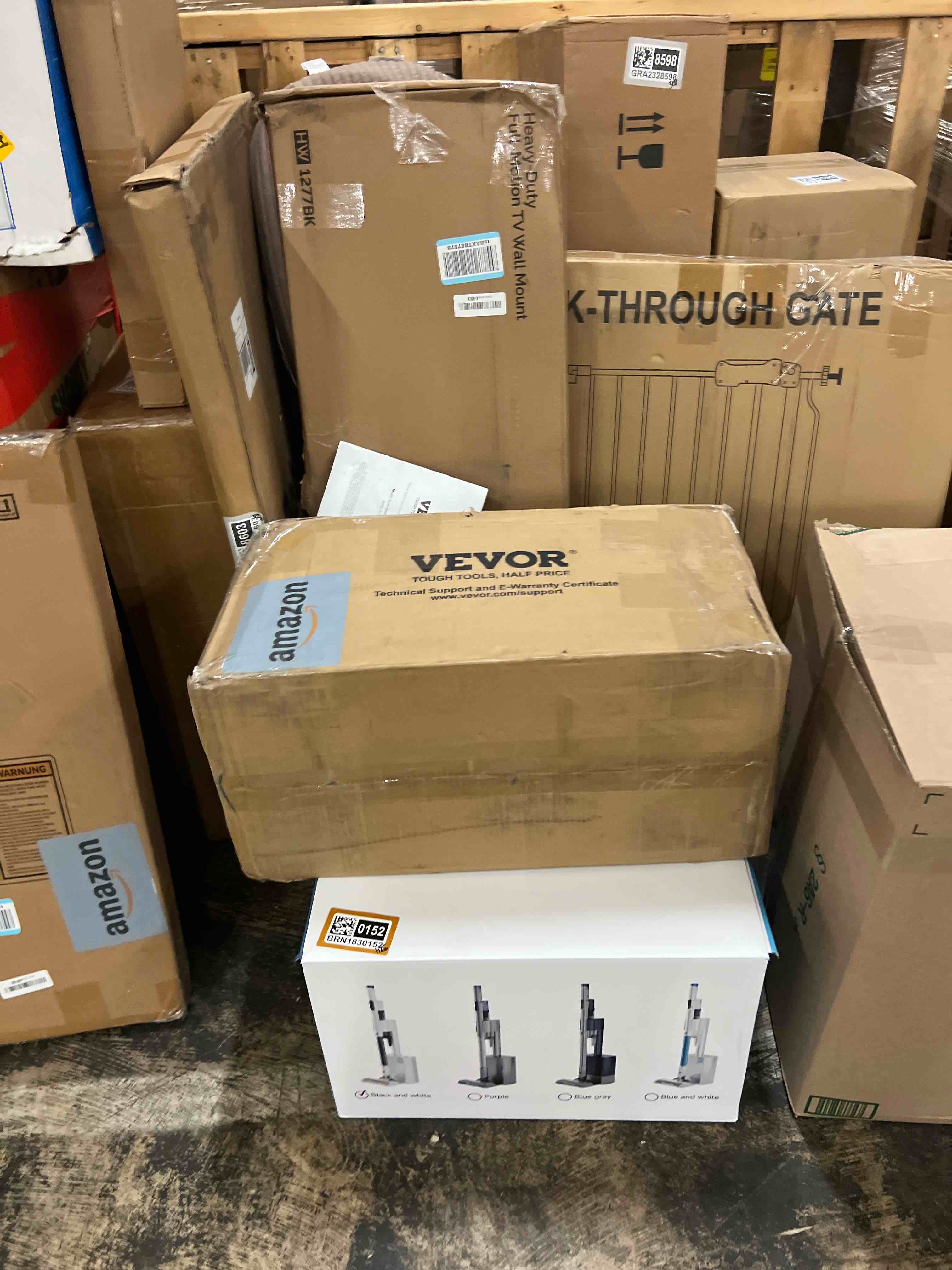 Condition photo showing New/Like New for VEVOR Mechanic Stool 300 LBS Capacity Garage Stool Gift for Men, Heavy Duty Rolling Mechanics Seat, with Three Slide Out Tool Trays and Drawer, Tools for Automotive Auto Repair