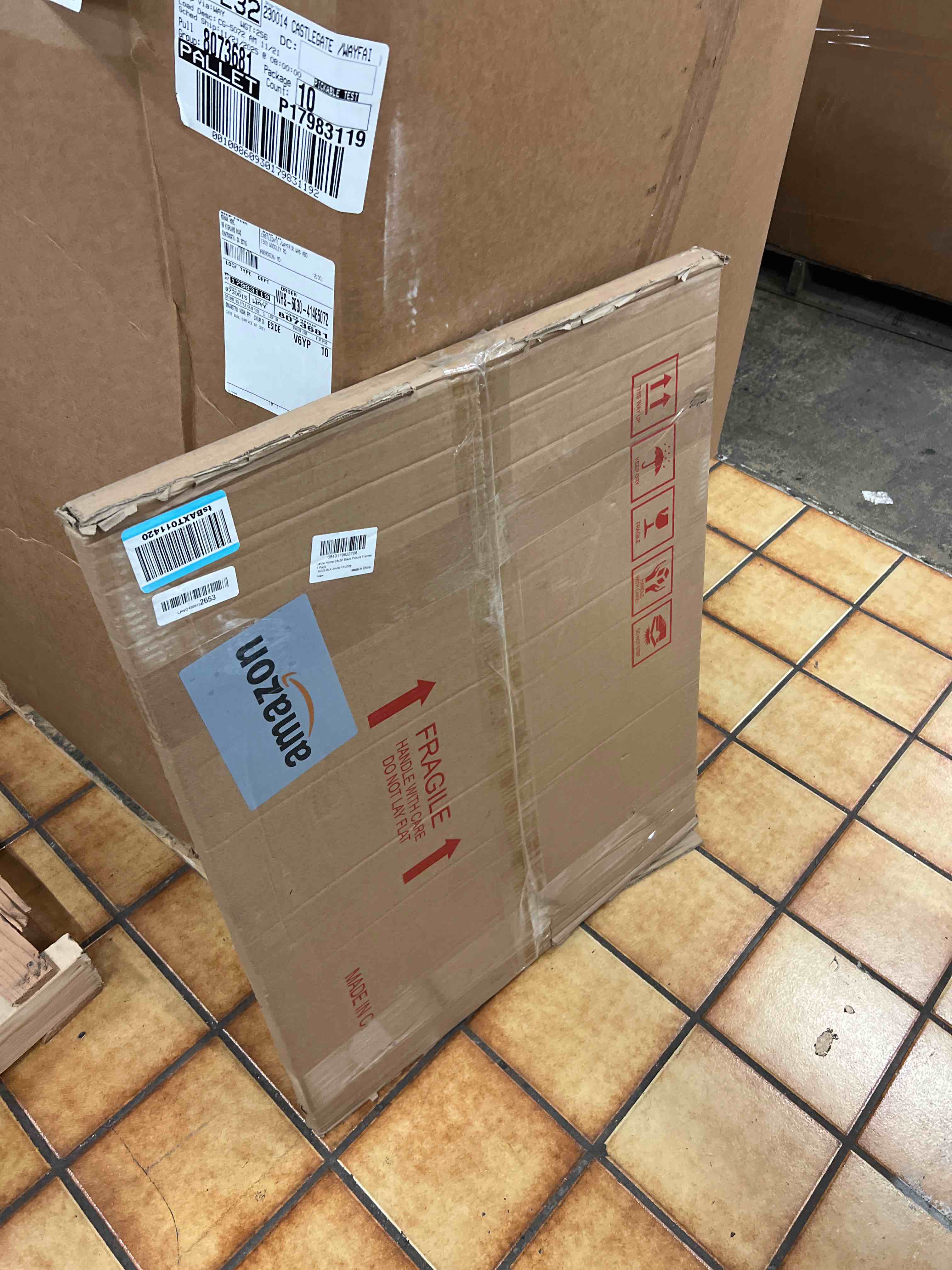 Condition photo showing New/Like New for LaVie Home 24x30 Picture Frame Black, Puzzles Frame for Wall Decoration, Classic Black Minimalist Style Suitable for Decorating Houses, Offices, Hotels, Puzzles Posters Photos or Artwork-1 Pack 24x30 Black