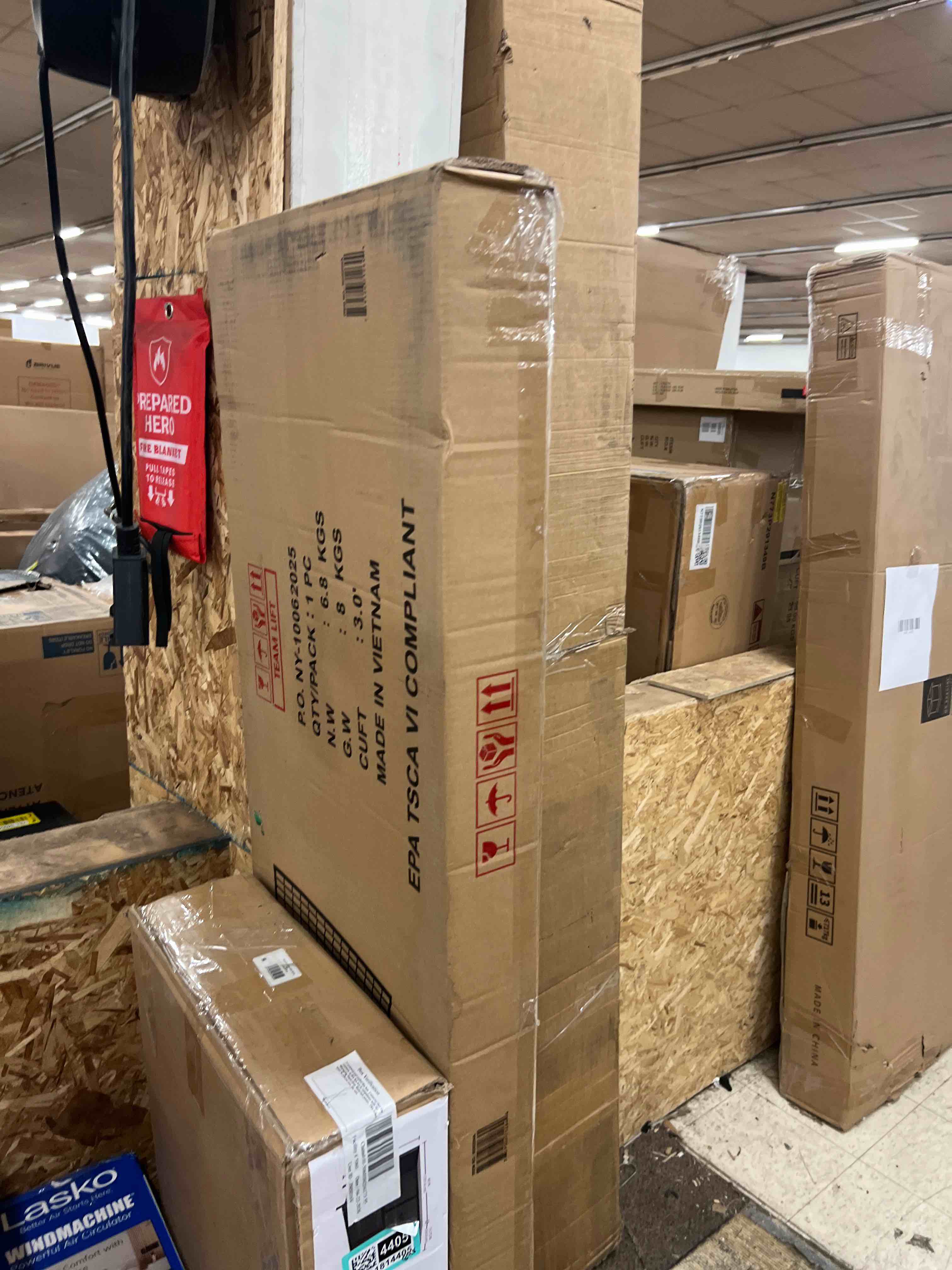 Condition photo showing New/Like New for roundhill furniture oriental shoji 4 panel screen room divider, natual natual divider