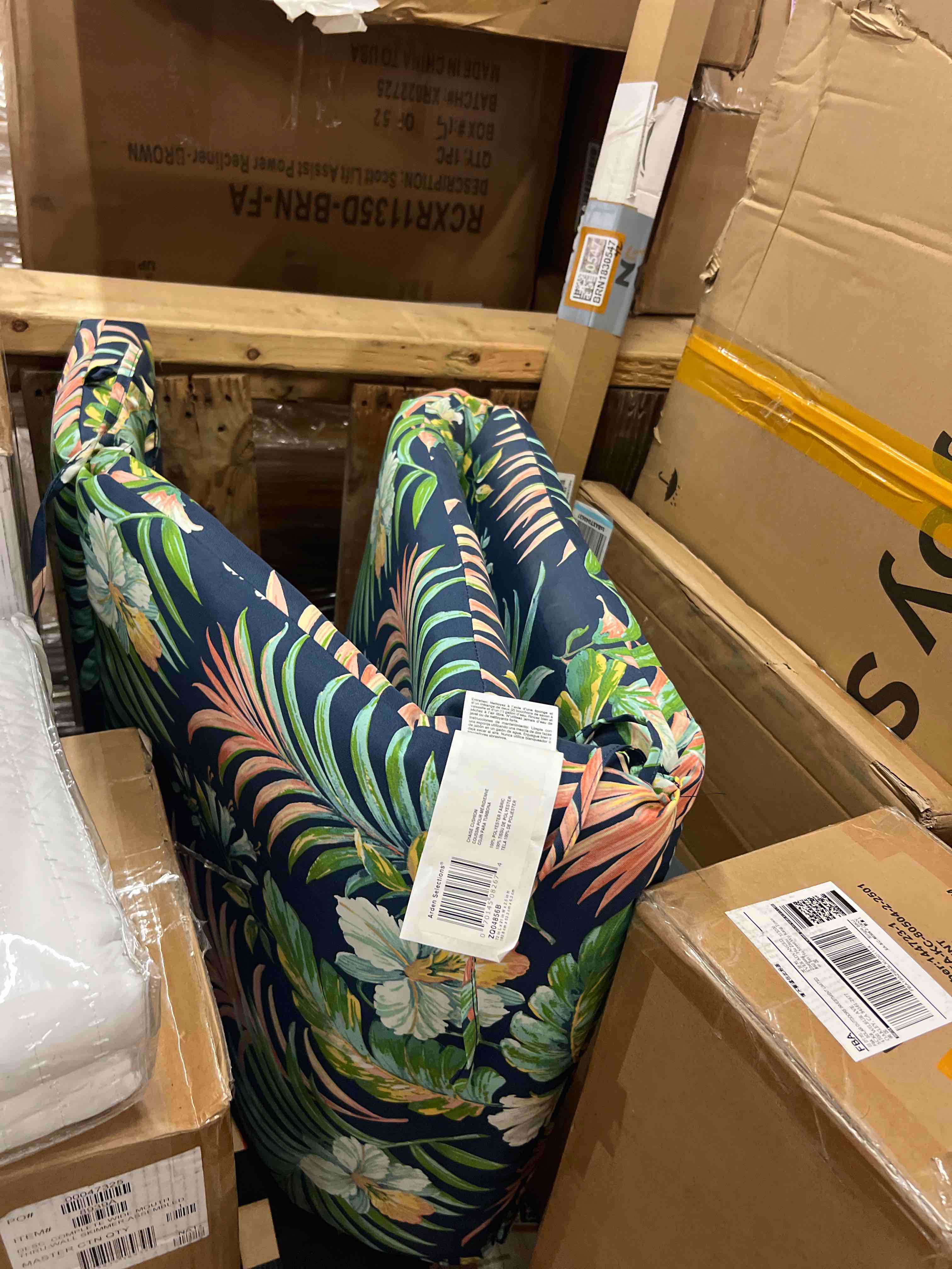 Condition photo showing New/Like New for arden selections outdoor chaise cushion, 21 x 72, rain-proof, fade resistant 72 x 21, simone blue tropical