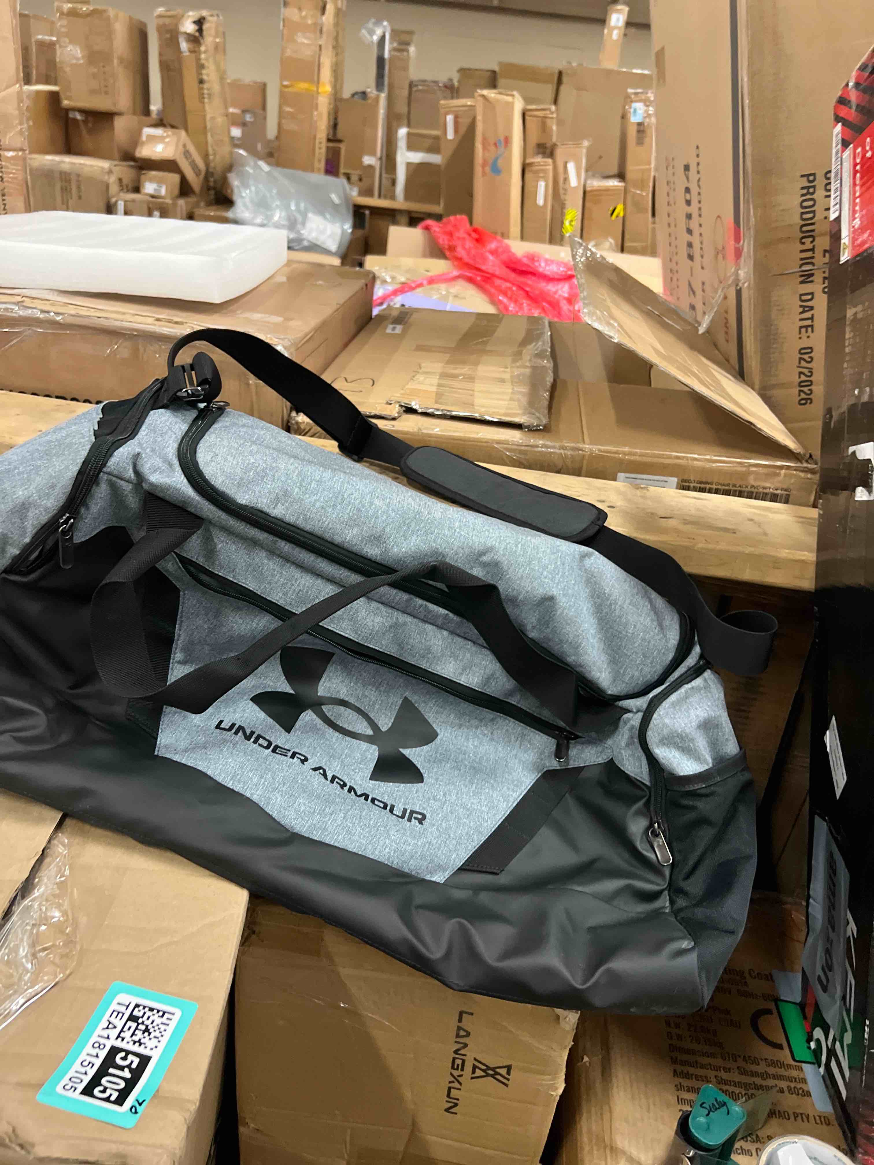 Condition photo showing New/Like New for under armour undeniable 5.0 duffle