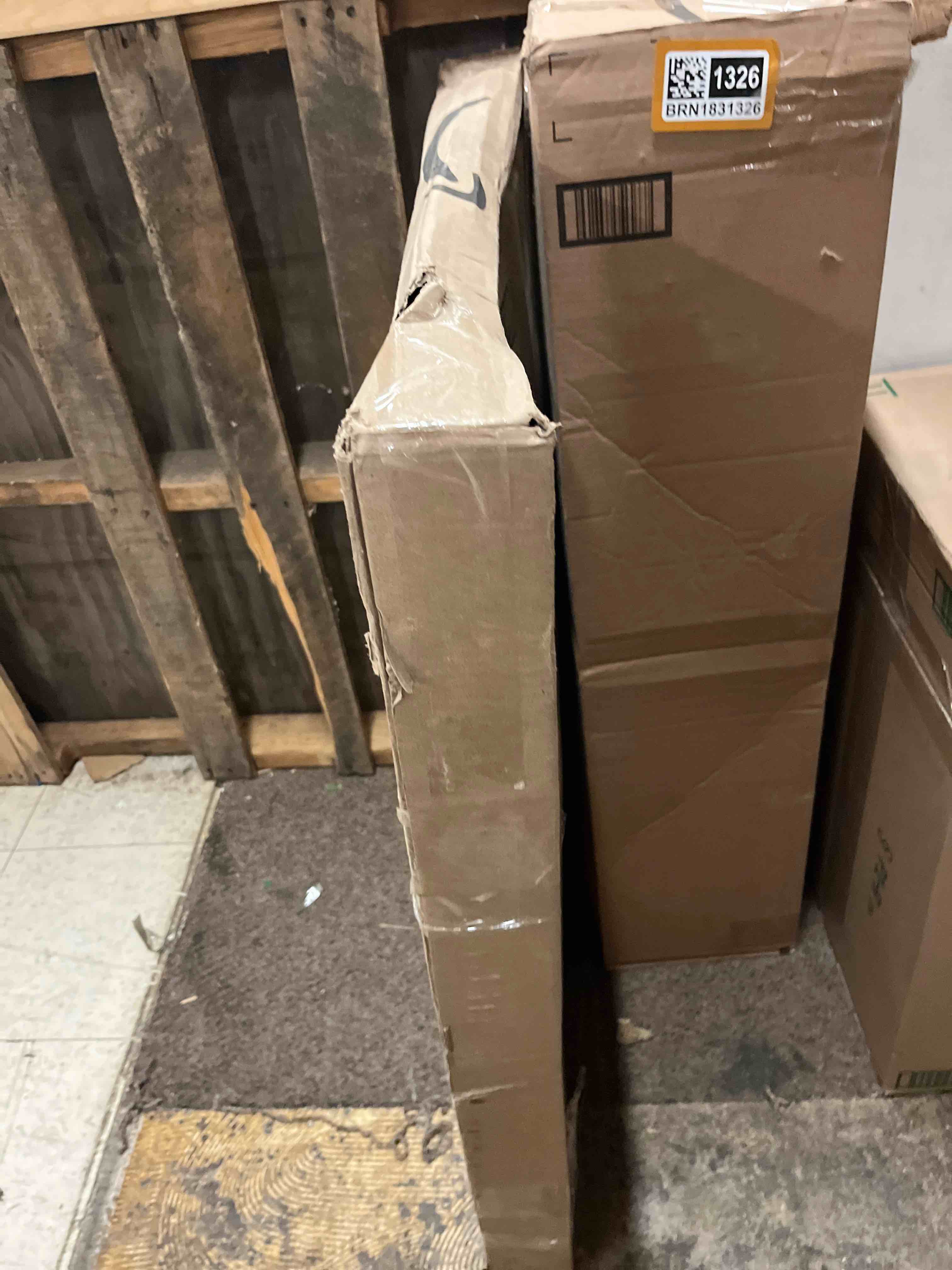 https://s3.amazonaws.com/lotting-images-prod/phillipi/BRN1831327_1758100931694.jpeg