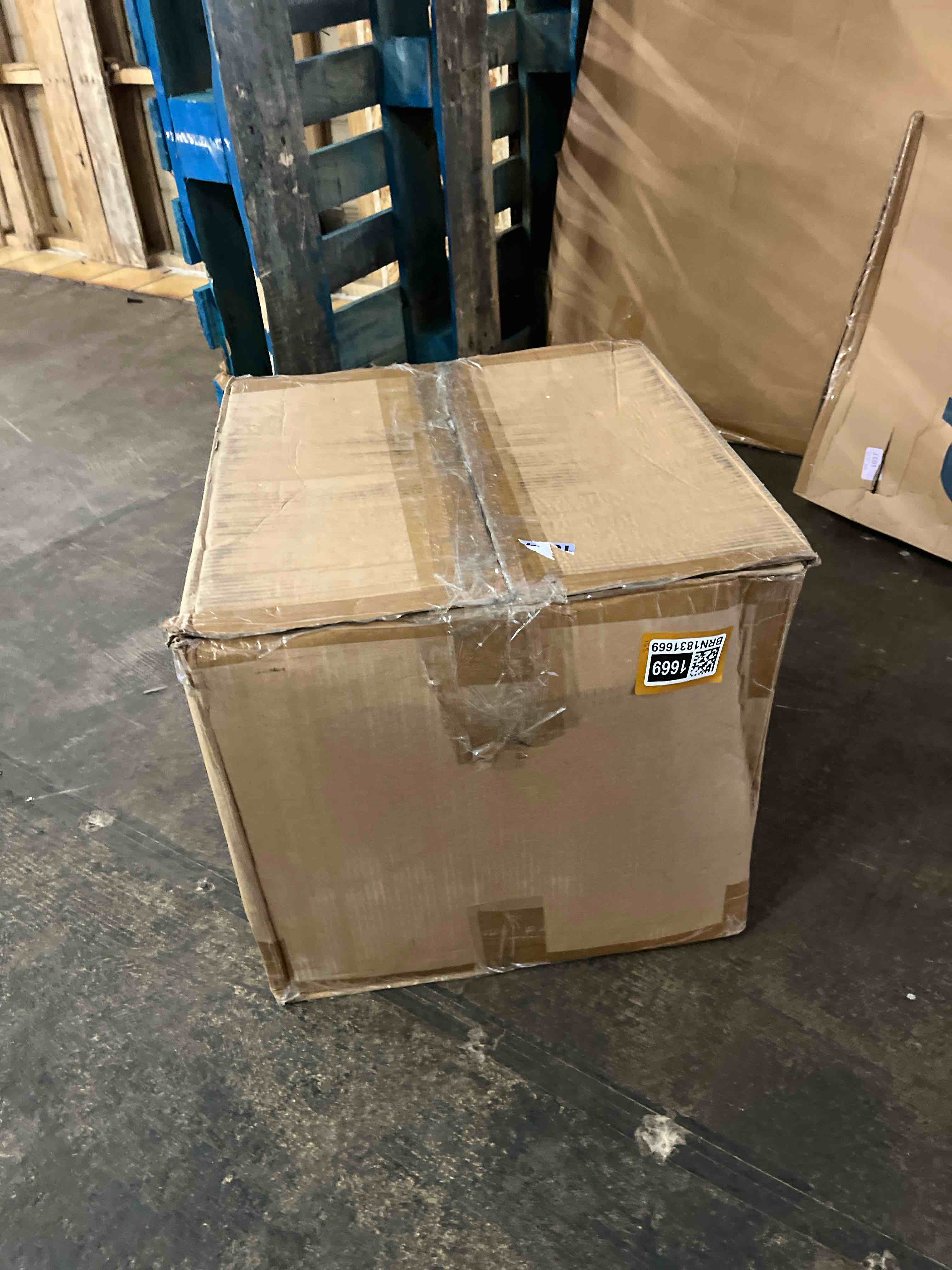 https://s3.amazonaws.com/lotting-images-prod/phillipi/BRN1831669_1760105544997.jpeg