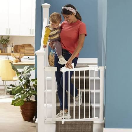 Safety 1st Pressure-Check Gate with SecureTech, White