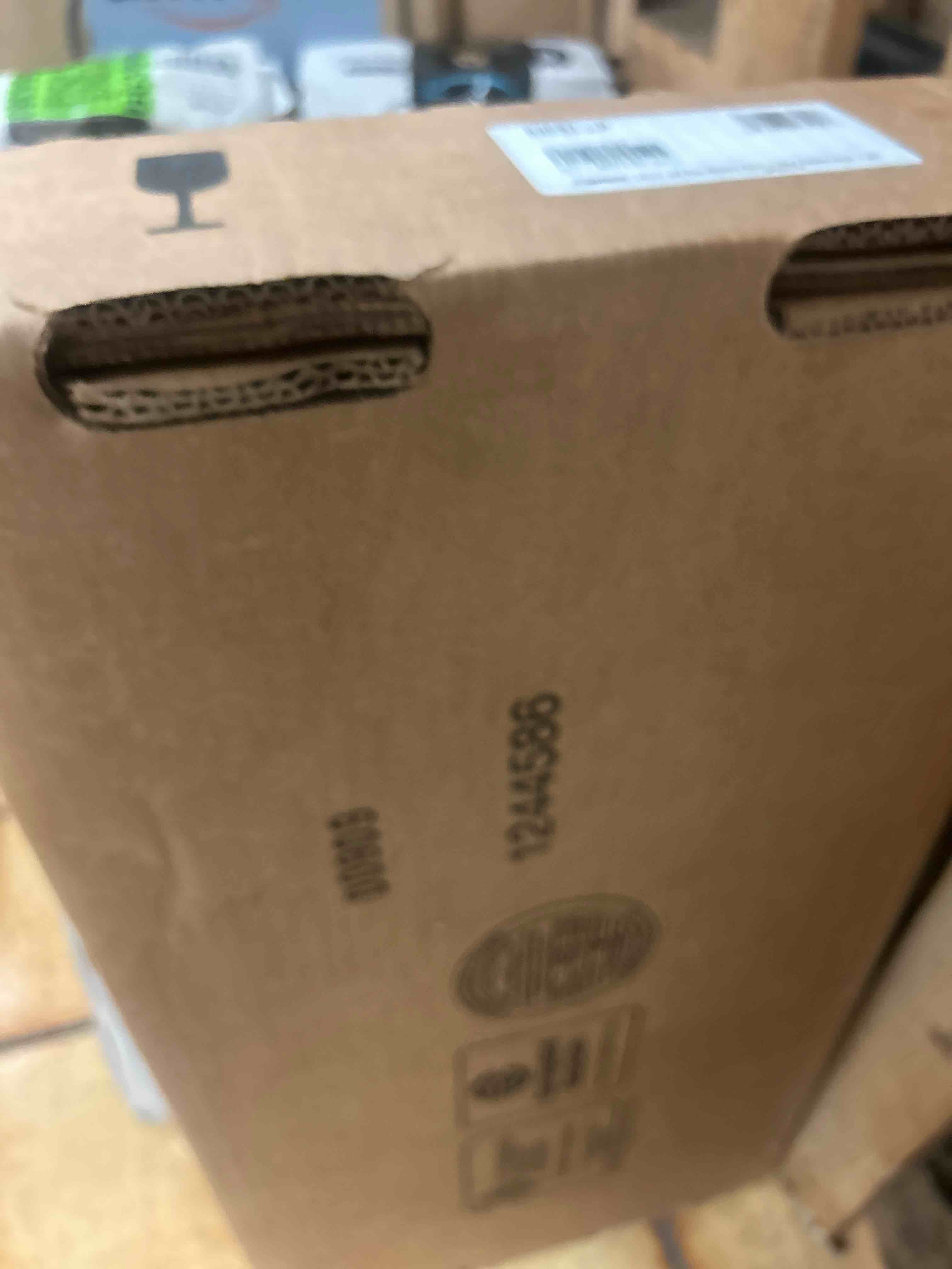 https://s3.amazonaws.com/lotting-images-prod/phillipi/BRN1834160_1752799152101.jpeg