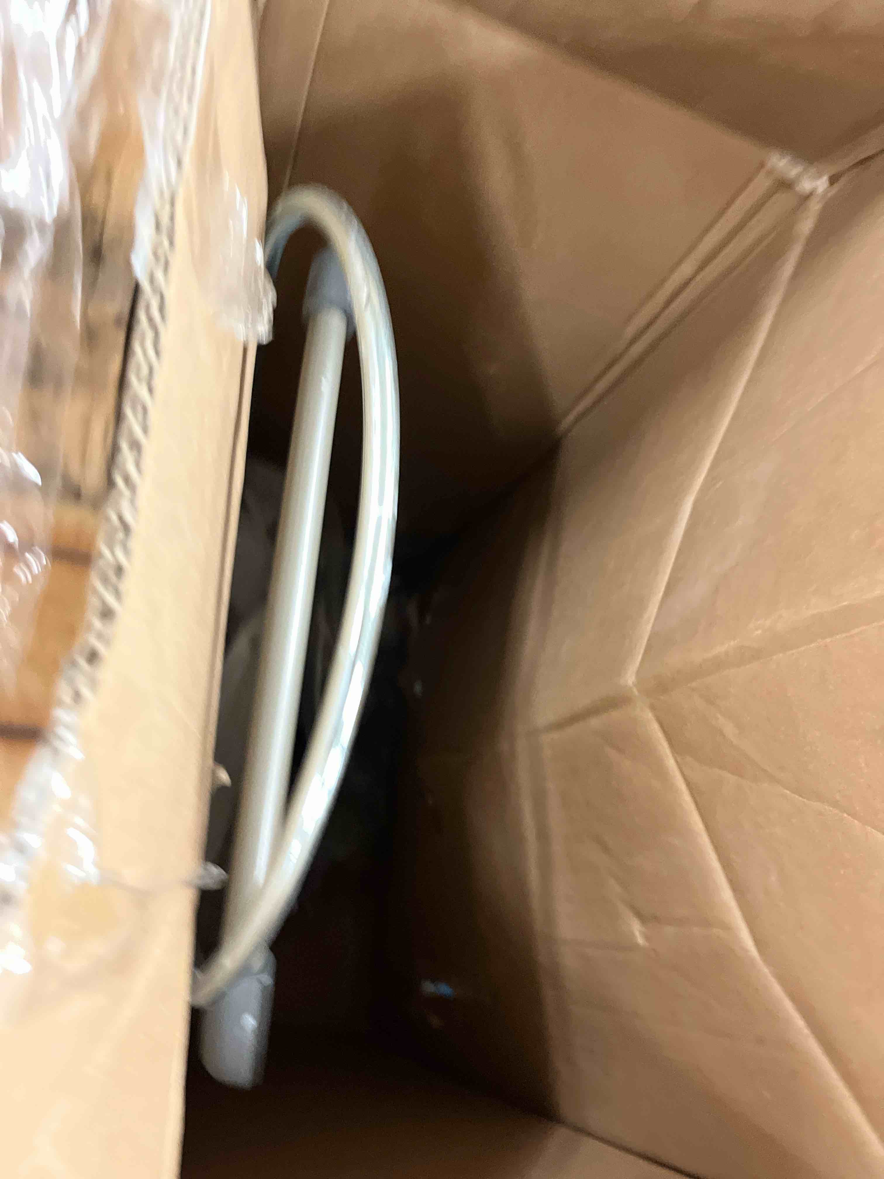 https://s3.amazonaws.com/lotting-images-prod/phillipi/BRN1834269_1752845738109.jpeg