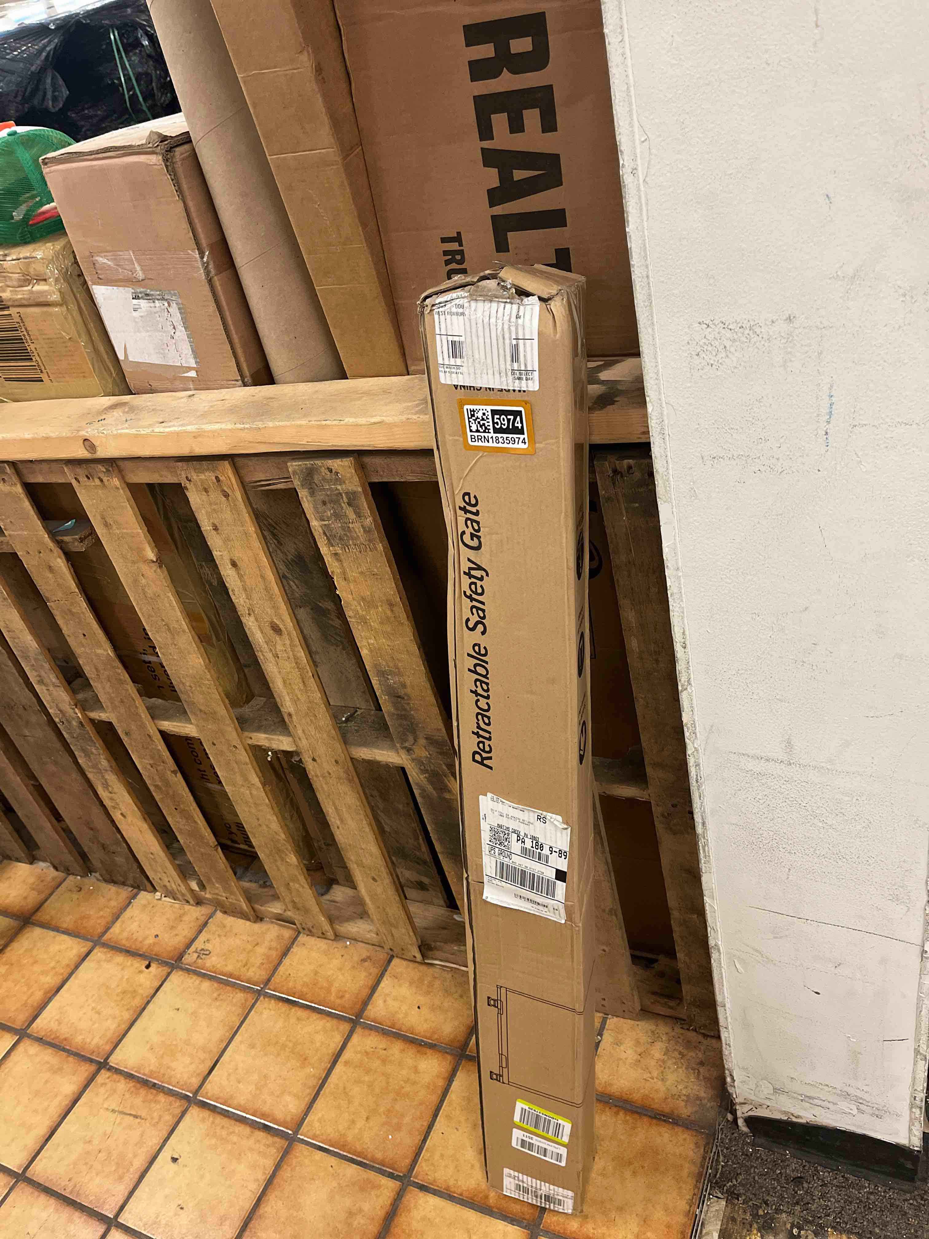 https://s3.amazonaws.com/lotting-images-prod/phillipi/BRN1835974_1754511172093.jpeg