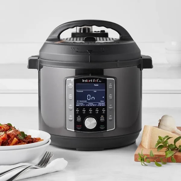 Instant Pot - 6qt Pro Electric Pressure Cooker - Black