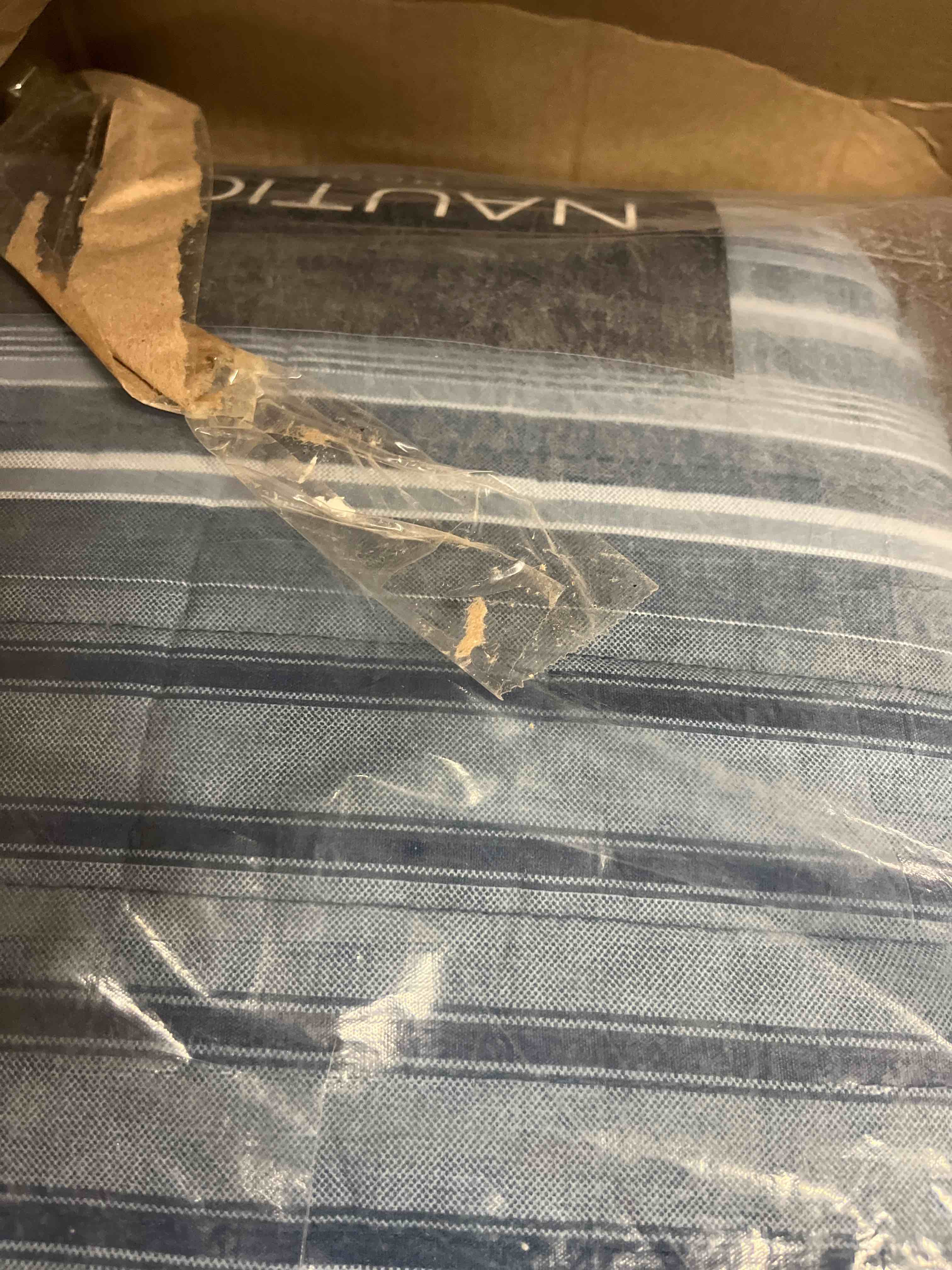 https://s3.amazonaws.com/lotting-images-prod/phillipi/BRN1836321_1755038775950.jpeg