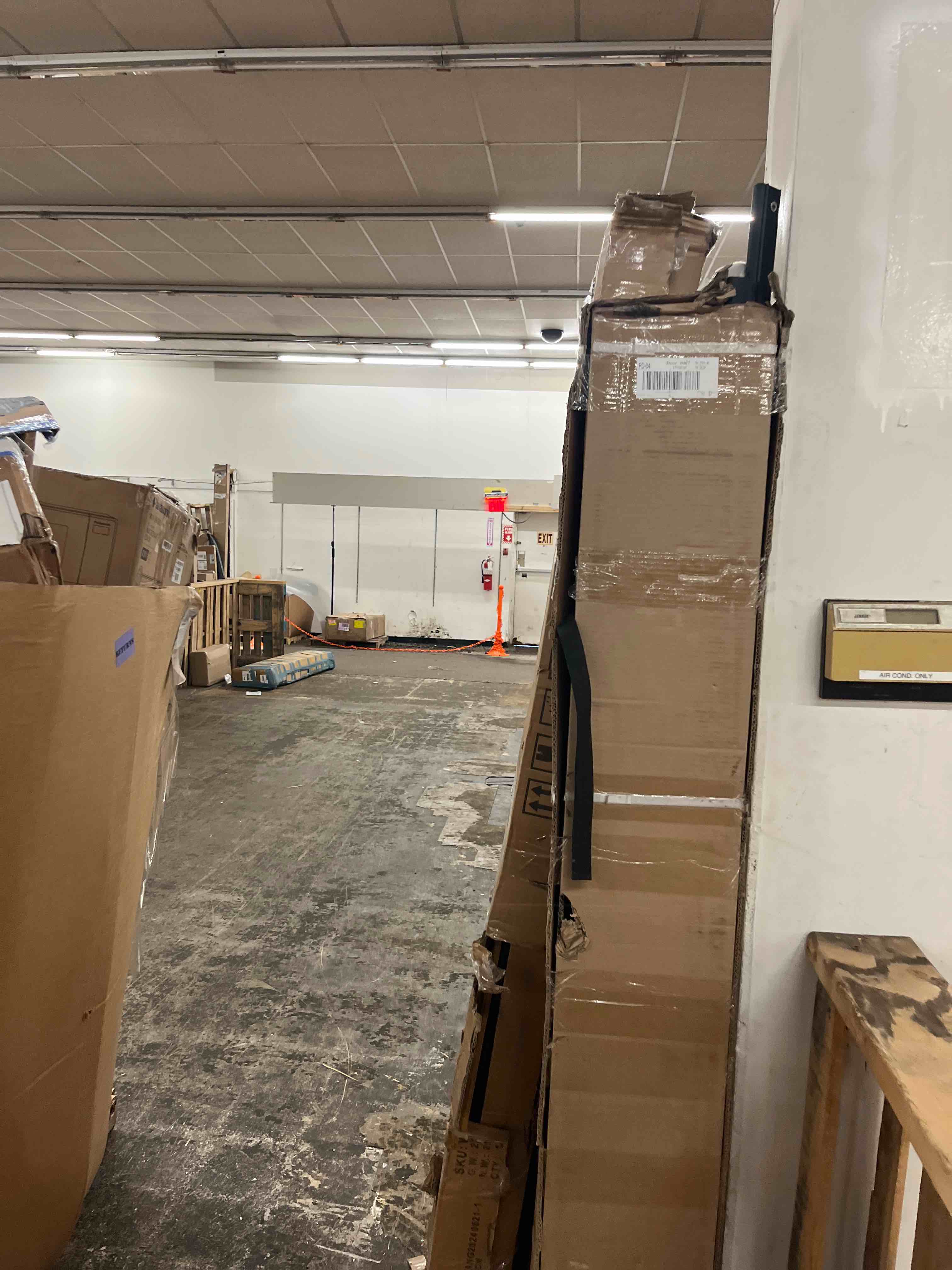 https://s3.amazonaws.com/lotting-images-prod/phillipi/BRN1837464_1755731164397.jpeg