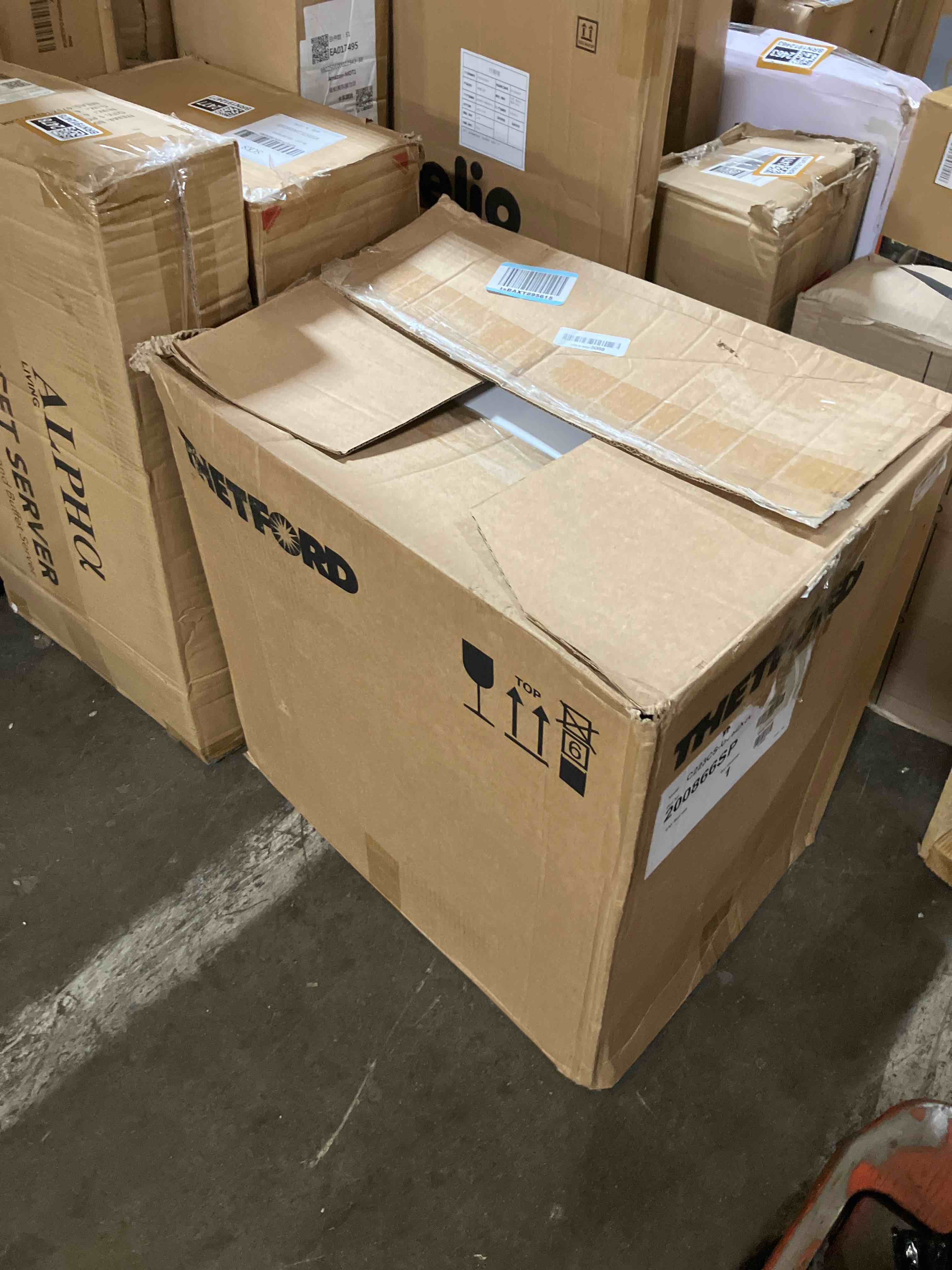 https://s3.amazonaws.com/lotting-images-prod/phillipi/BRN1912482_1752258801564.jpeg
