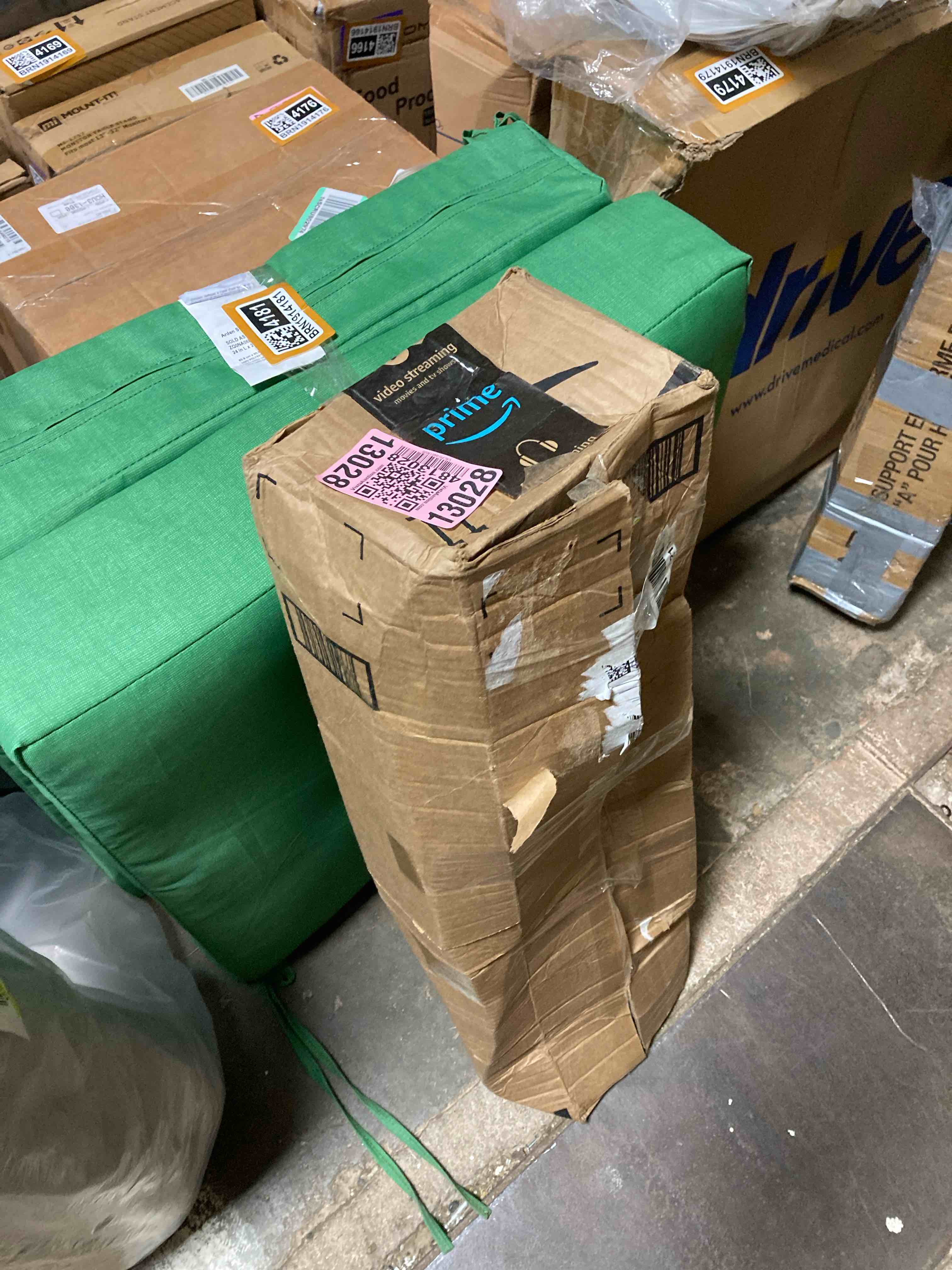 https://s3.amazonaws.com/lotting-images-prod/phillipi/BRN1914188_1753382180636.jpeg