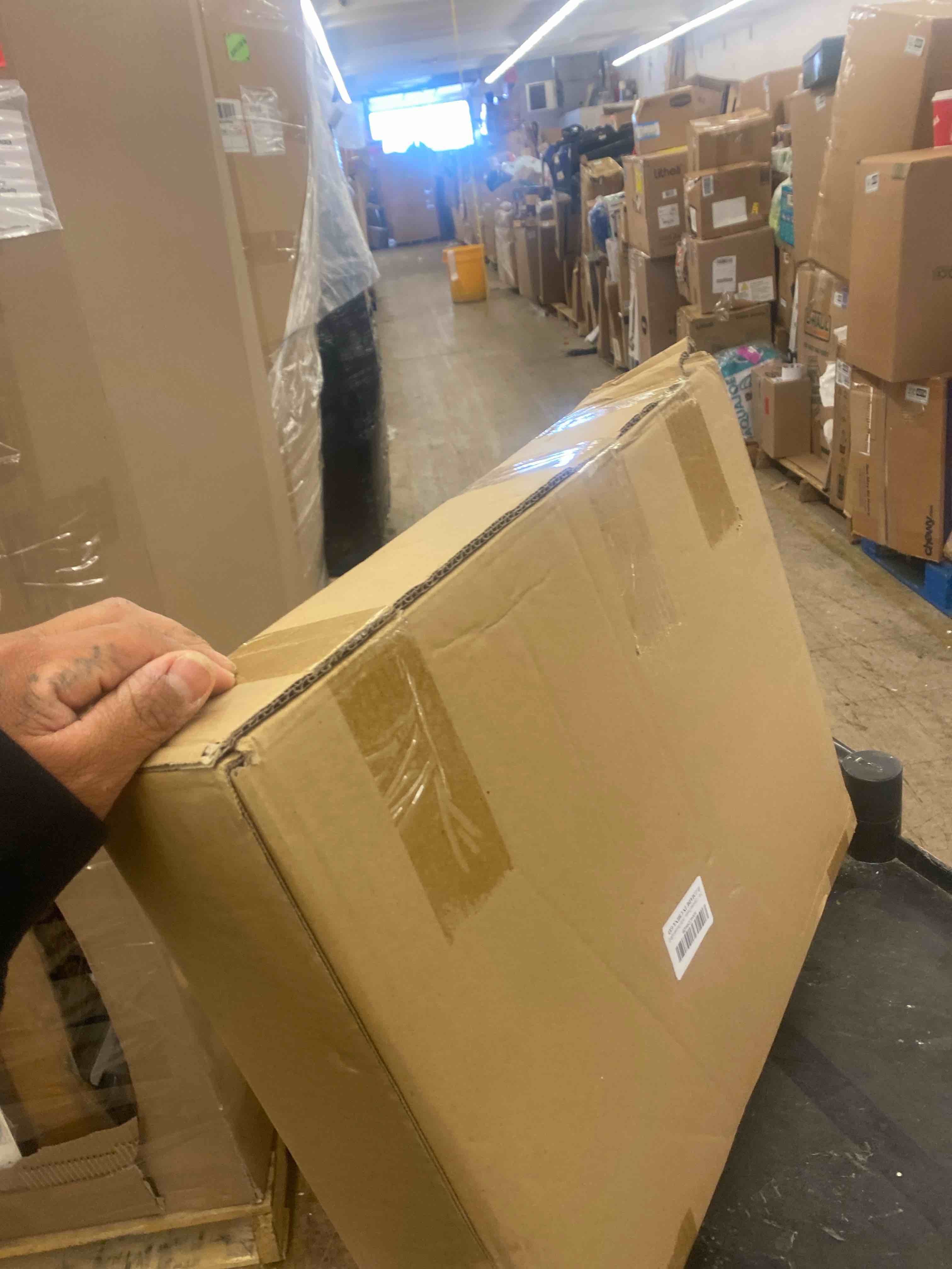 https://s3.amazonaws.com/lotting-images-prod/phillipi/BRN1915204_1746621965561.jpeg