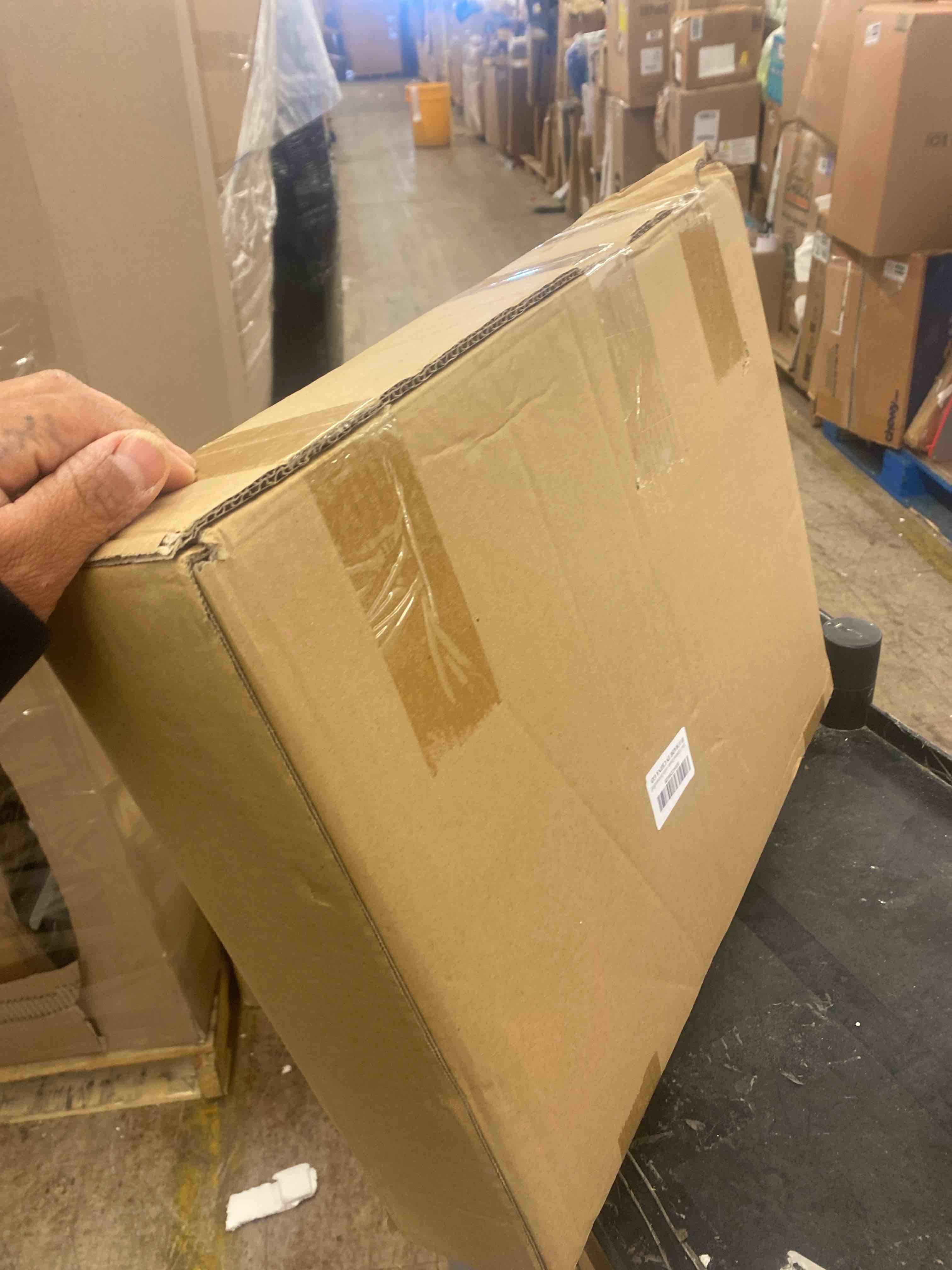 https://s3.amazonaws.com/lotting-images-prod/phillipi/BRN1915205_1746621966609.jpeg