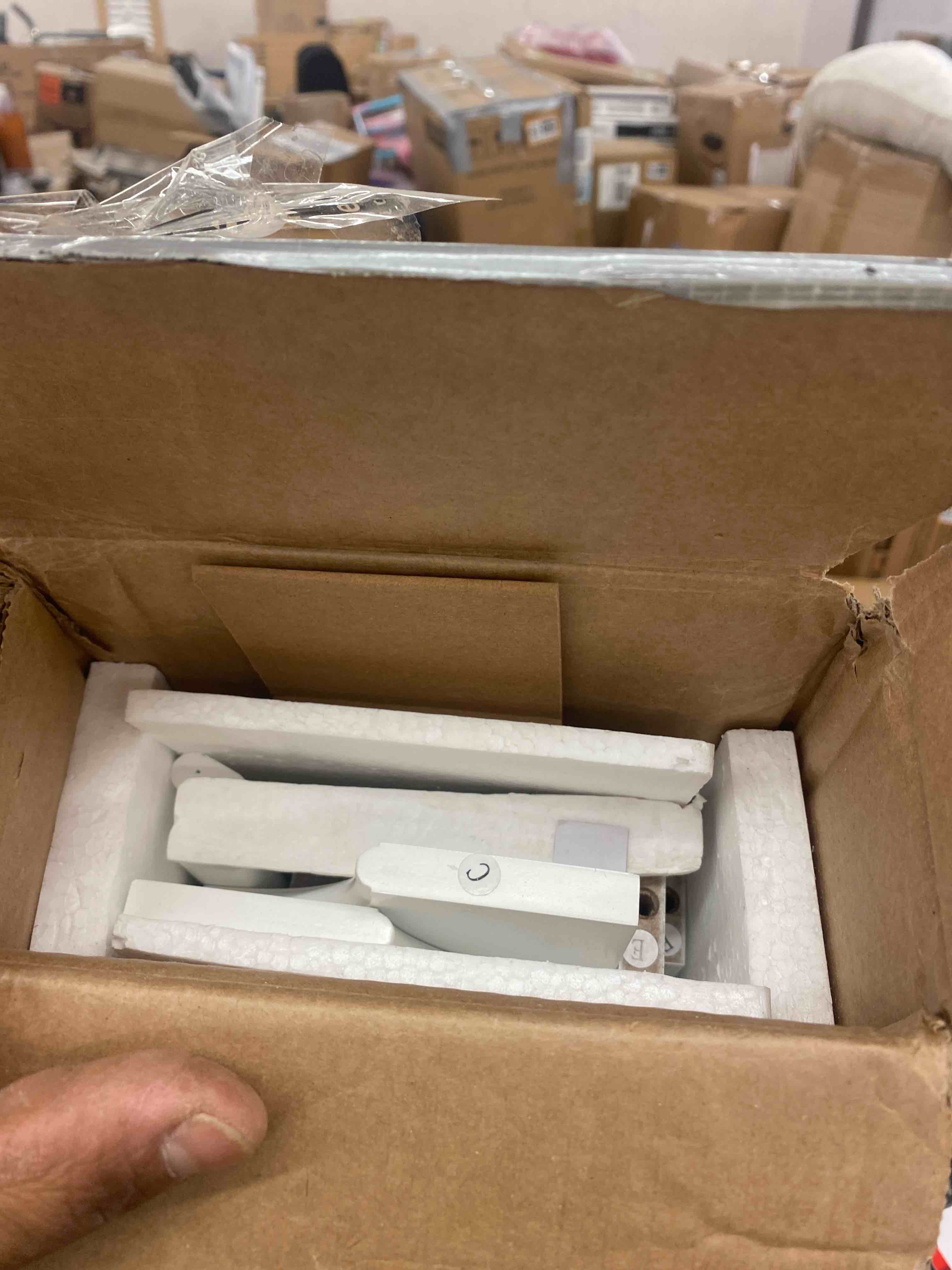 https://s3.amazonaws.com/lotting-images-prod/phillipi/BRN1915665_1747921701481.jpeg