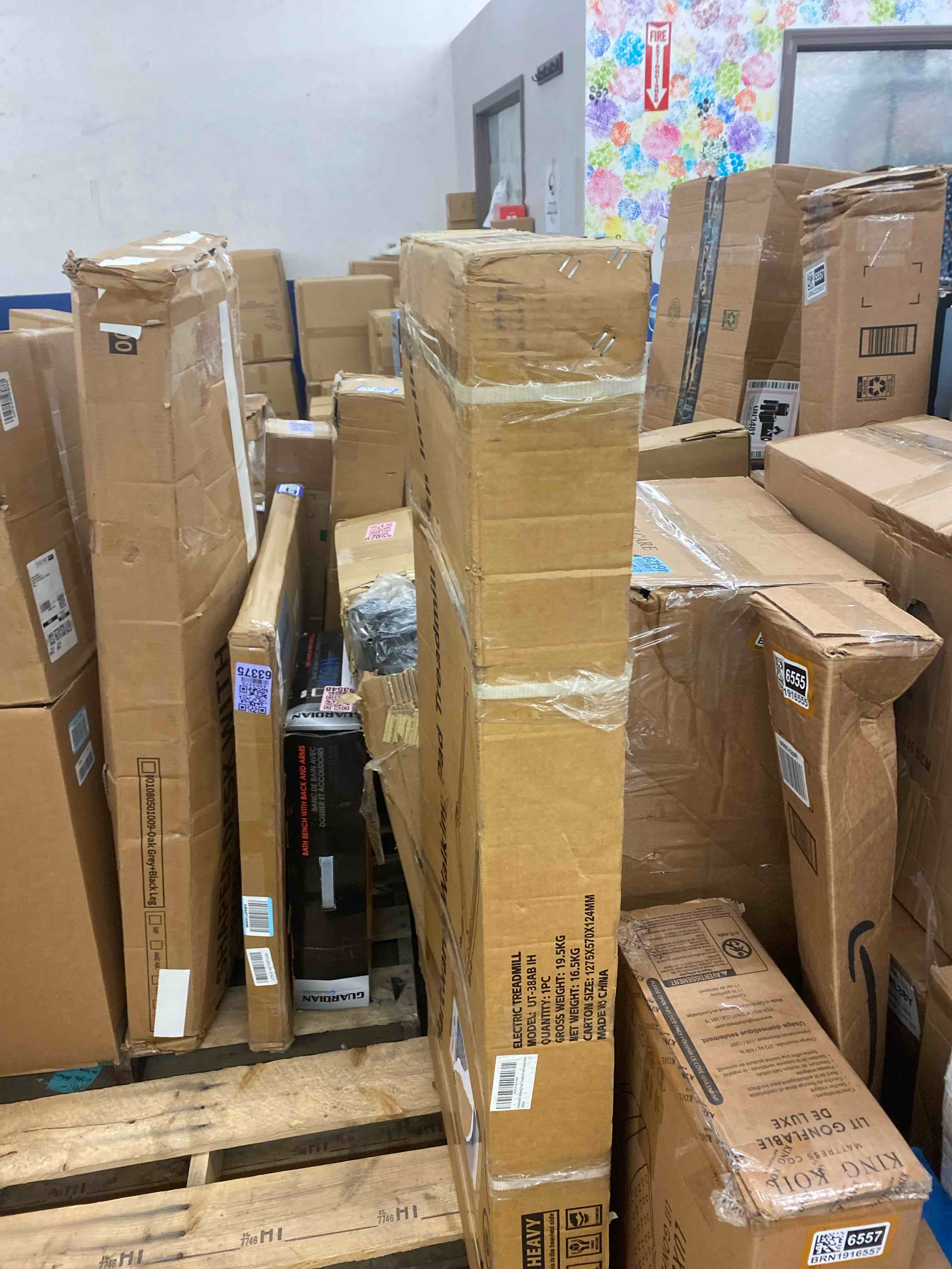 https://s3.amazonaws.com/lotting-images-prod/phillipi/BRN1916561_1749495257088.jpeg