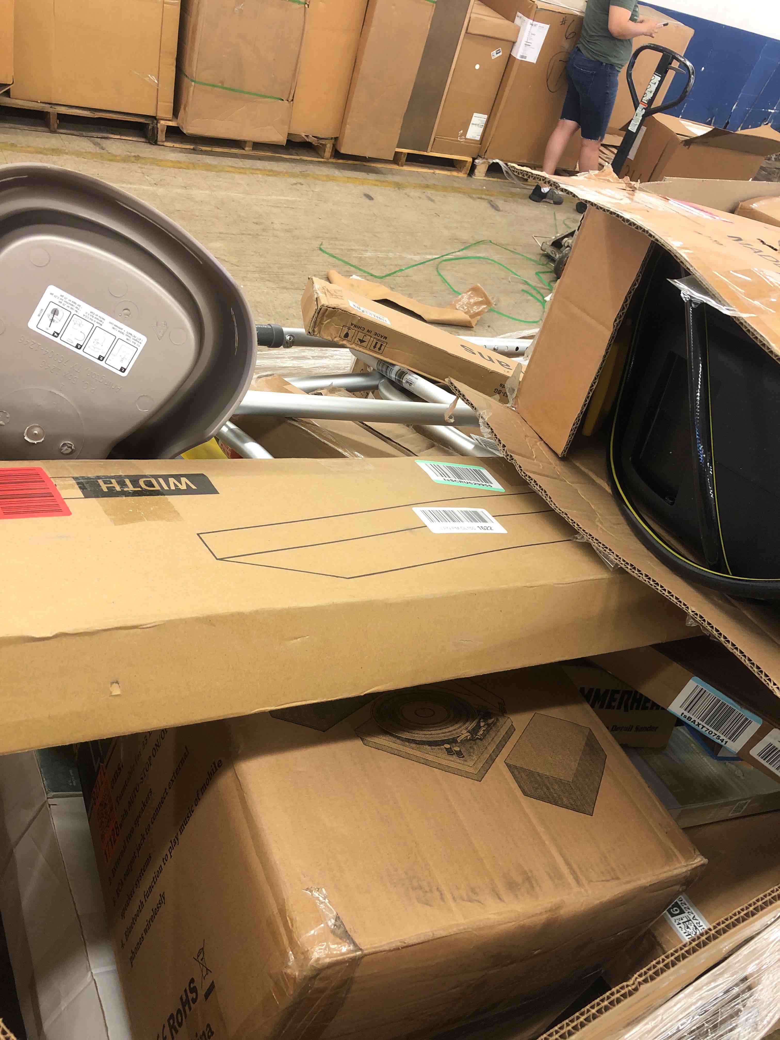 https://s3.amazonaws.com/lotting-images-prod/phillipi/BRN1917132_1751550231360.jpeg