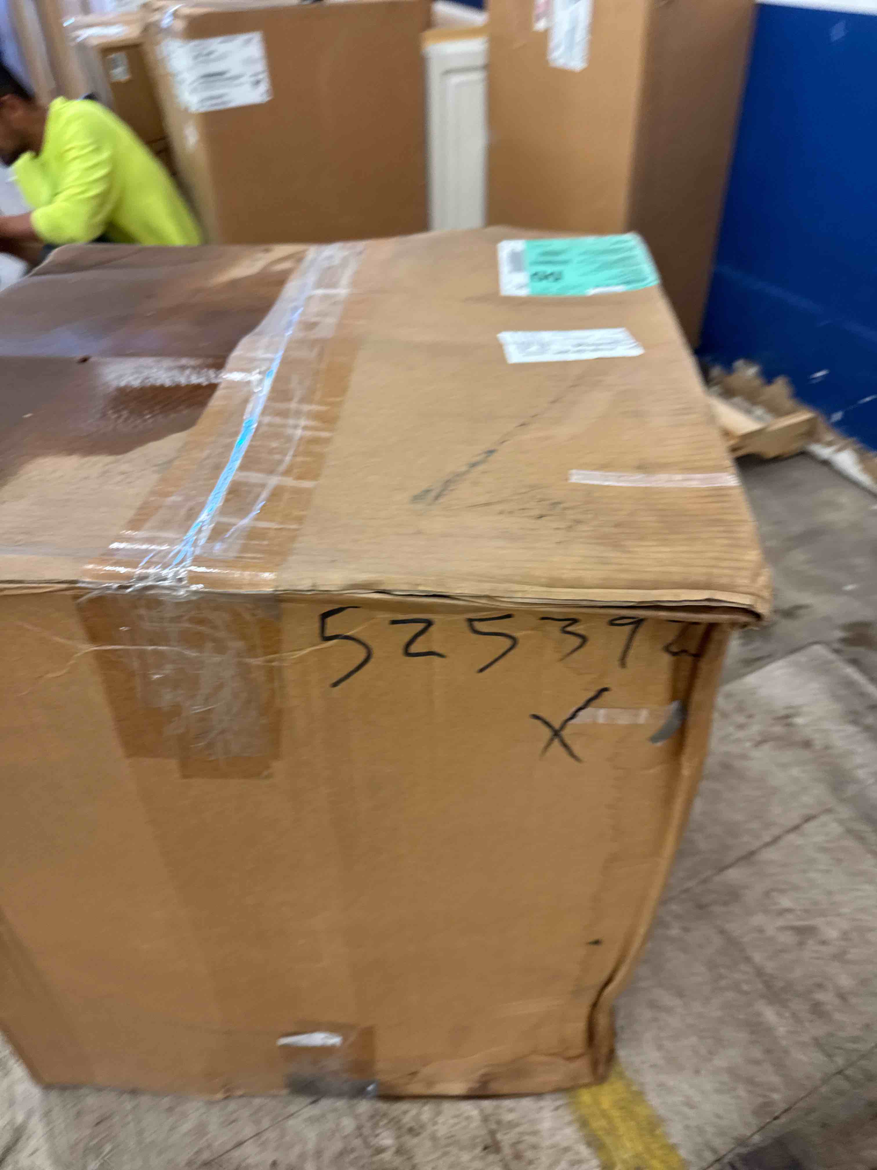 https://s3.amazonaws.com/lotting-images-prod/phillipi/BRN1917236_1751468126368.jpeg