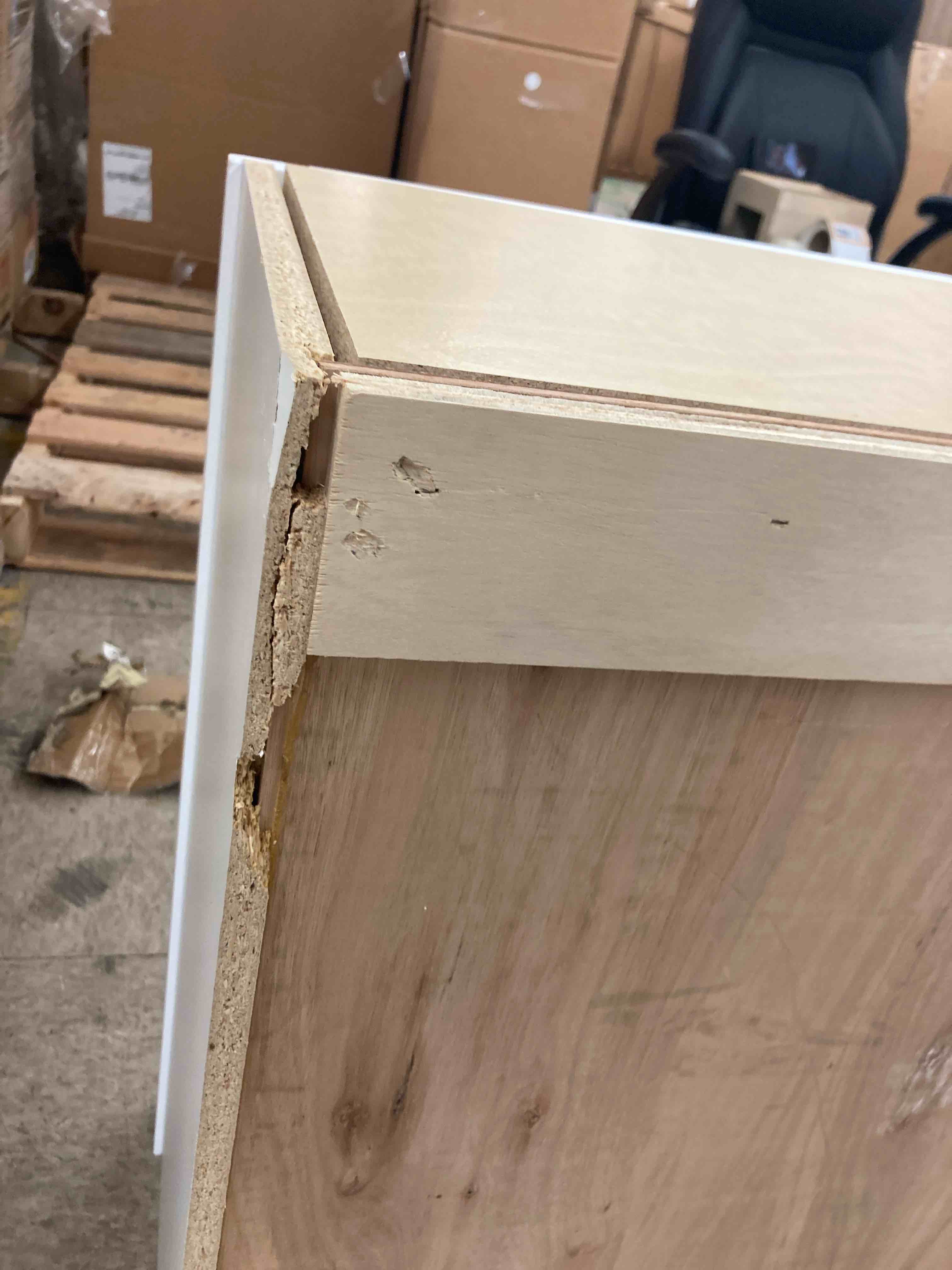 https://s3.amazonaws.com/lotting-images-prod/phillipi/BRN1917288_1751640197482.jpeg