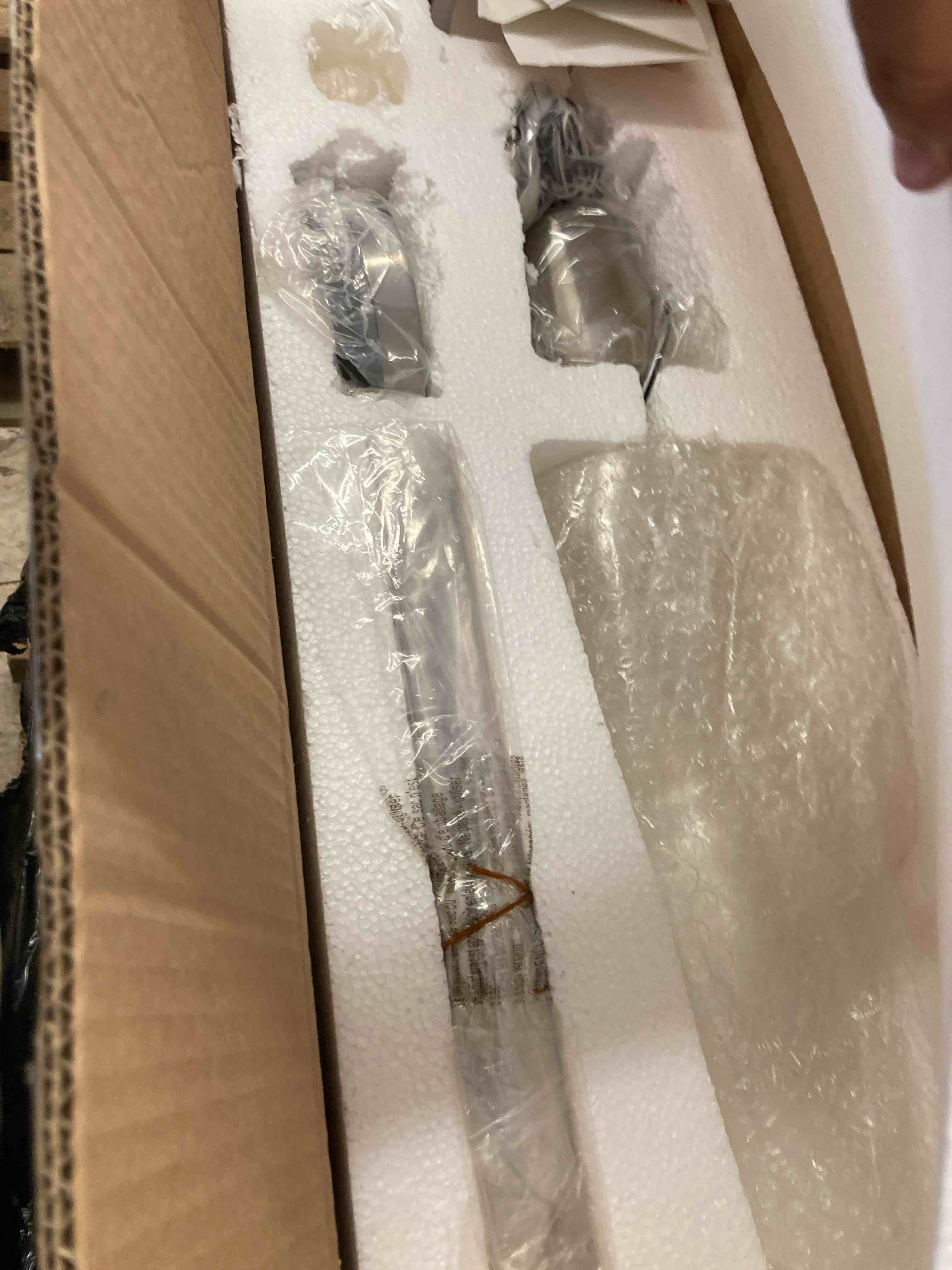 https://s3.amazonaws.com/lotting-images-prod/phillipi/BRN1917297_1751906460738.jpeg