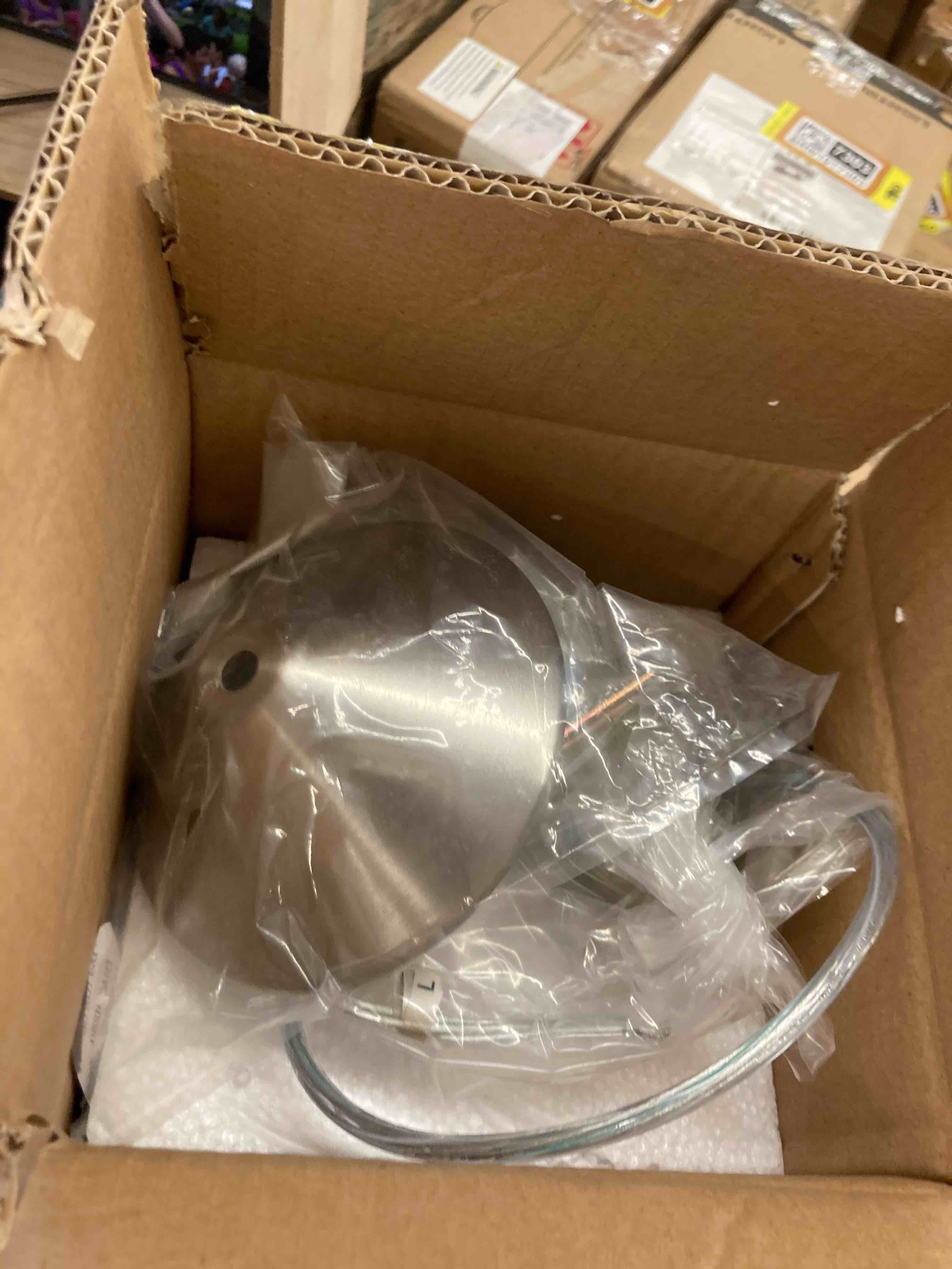 https://s3.amazonaws.com/lotting-images-prod/phillipi/BRN1917315_1751909331259.jpeg