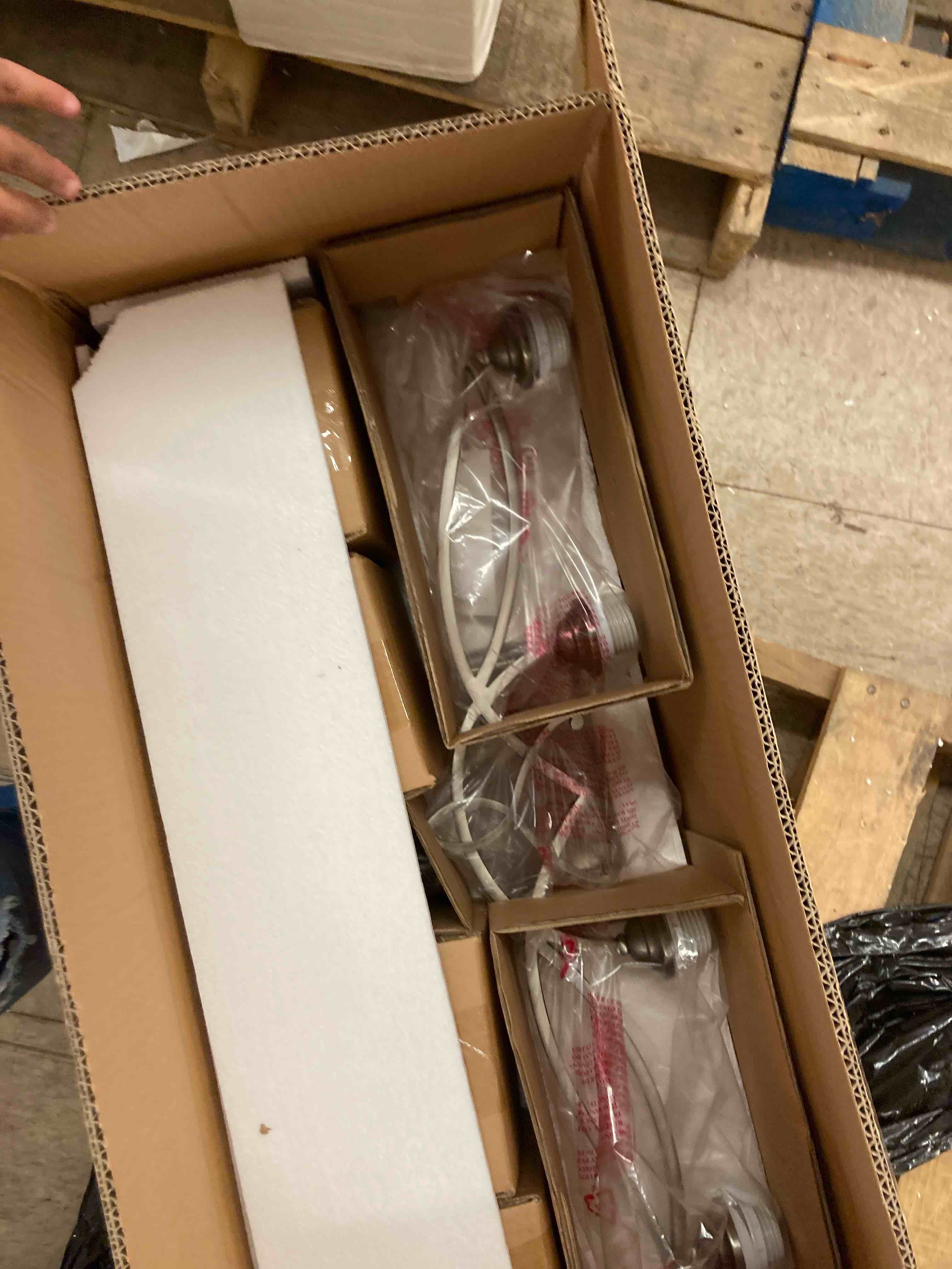 https://s3.amazonaws.com/lotting-images-prod/phillipi/BRN1917320_1751910163463.jpeg