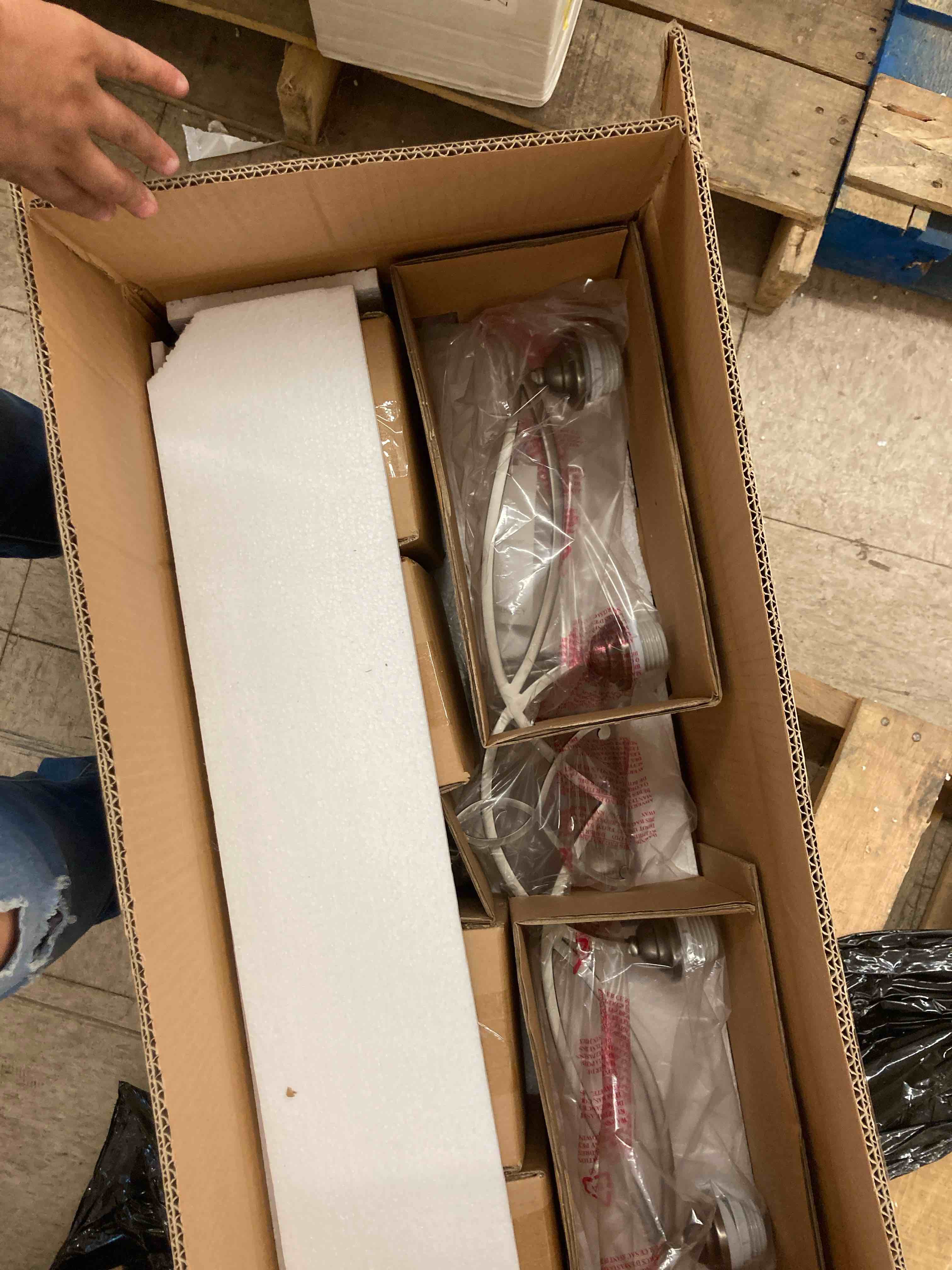 https://s3.amazonaws.com/lotting-images-prod/phillipi/BRN1917320_1751910164714.jpeg