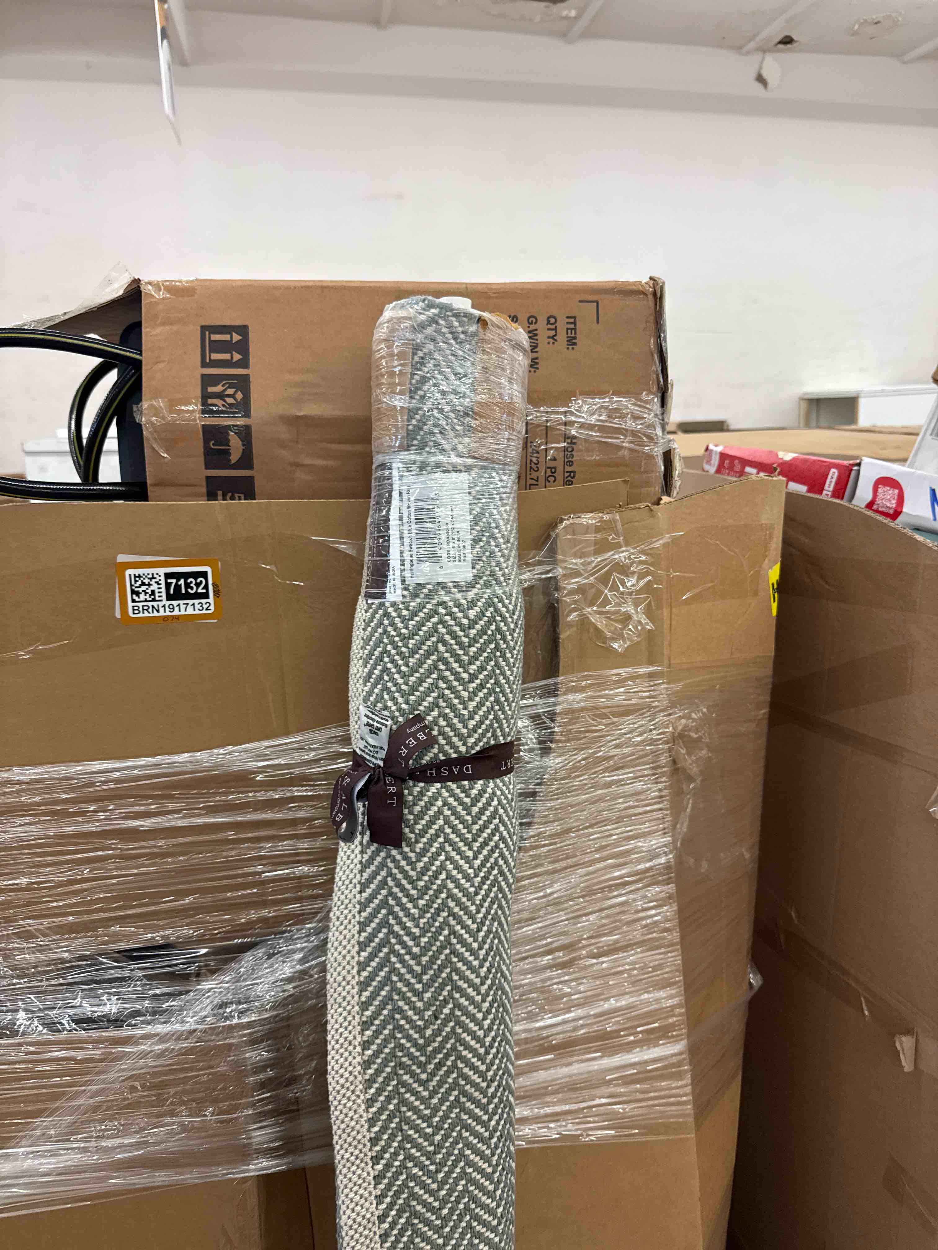 https://s3.amazonaws.com/lotting-images-prod/phillipi/BRN1917350_1751915283406.jpeg