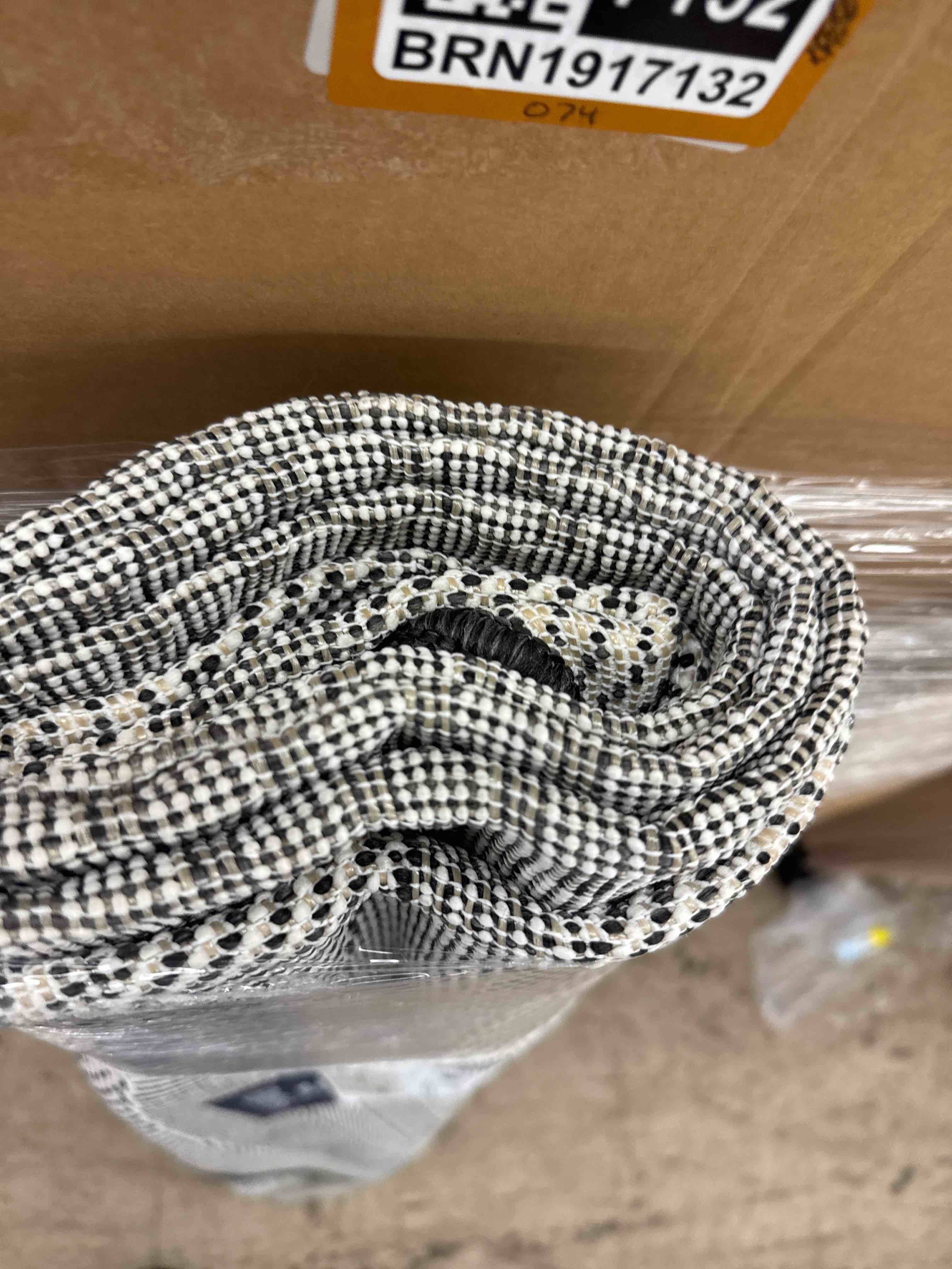 https://s3.amazonaws.com/lotting-images-prod/phillipi/BRN1917352_1751915541880.jpeg