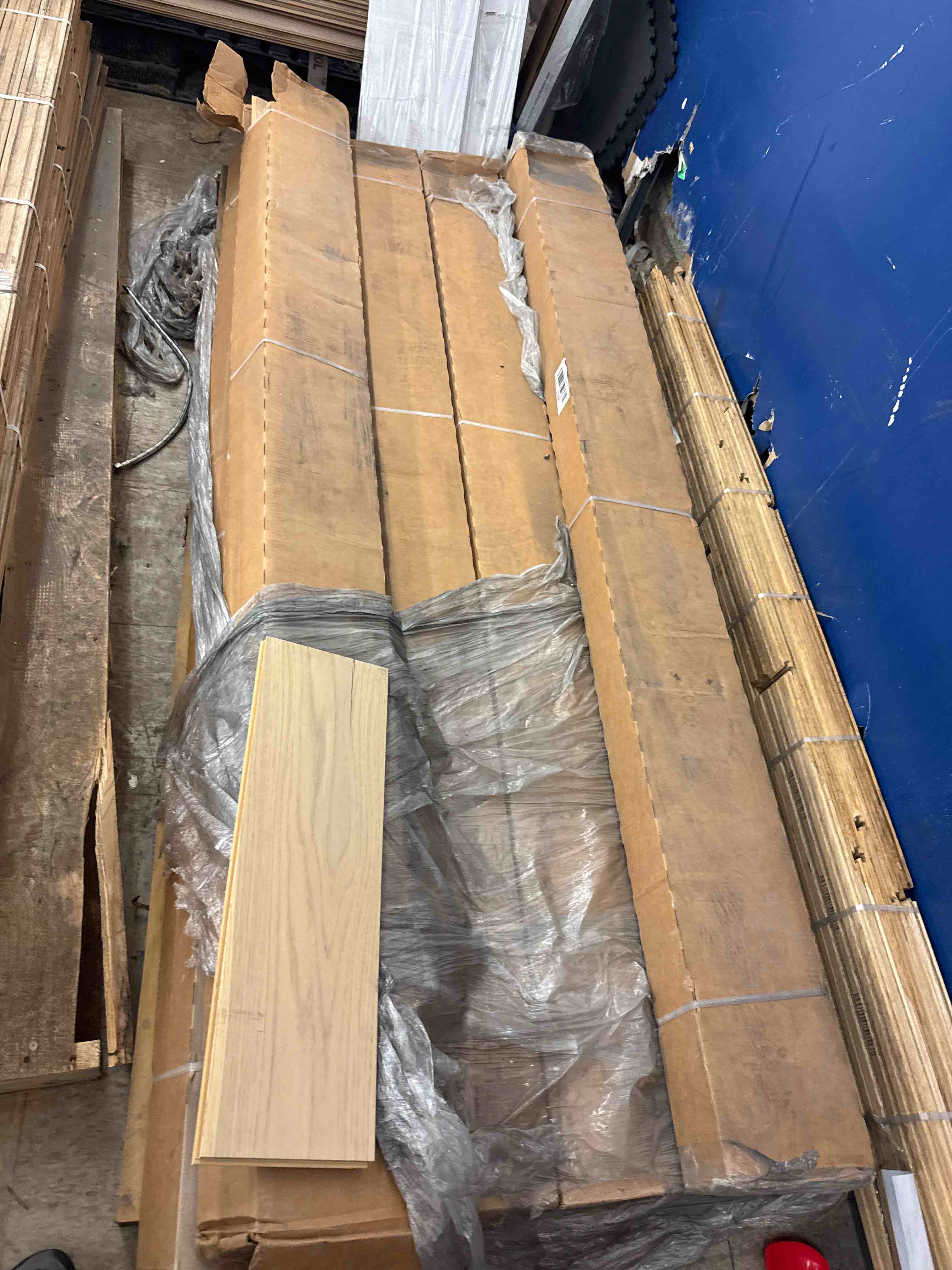https://s3.amazonaws.com/lotting-images-prod/phillipi/BRN1917371_1752677918662.jpeg