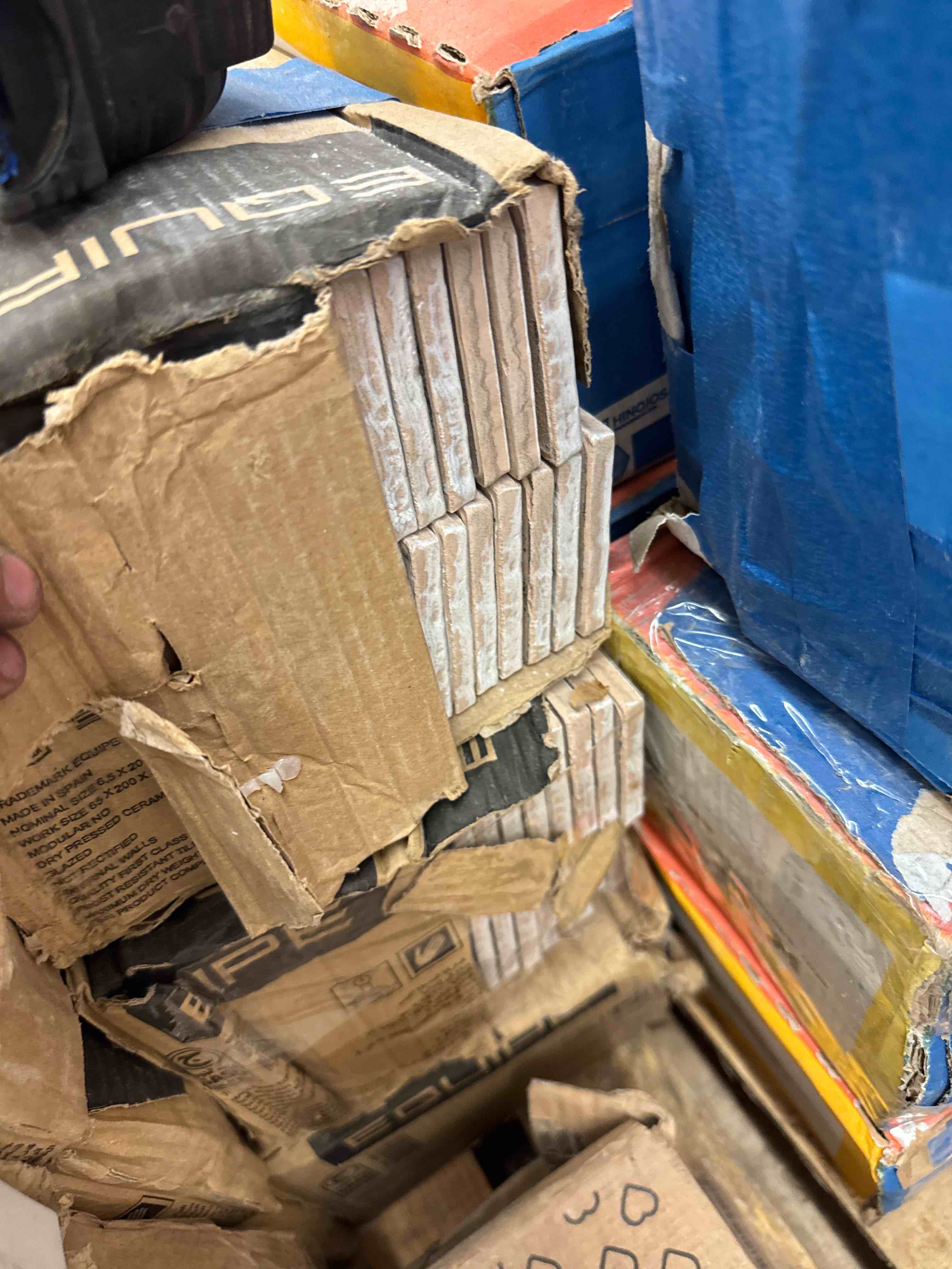 https://s3.amazonaws.com/lotting-images-prod/phillipi/BRN1917376_1752682499023.jpeg
