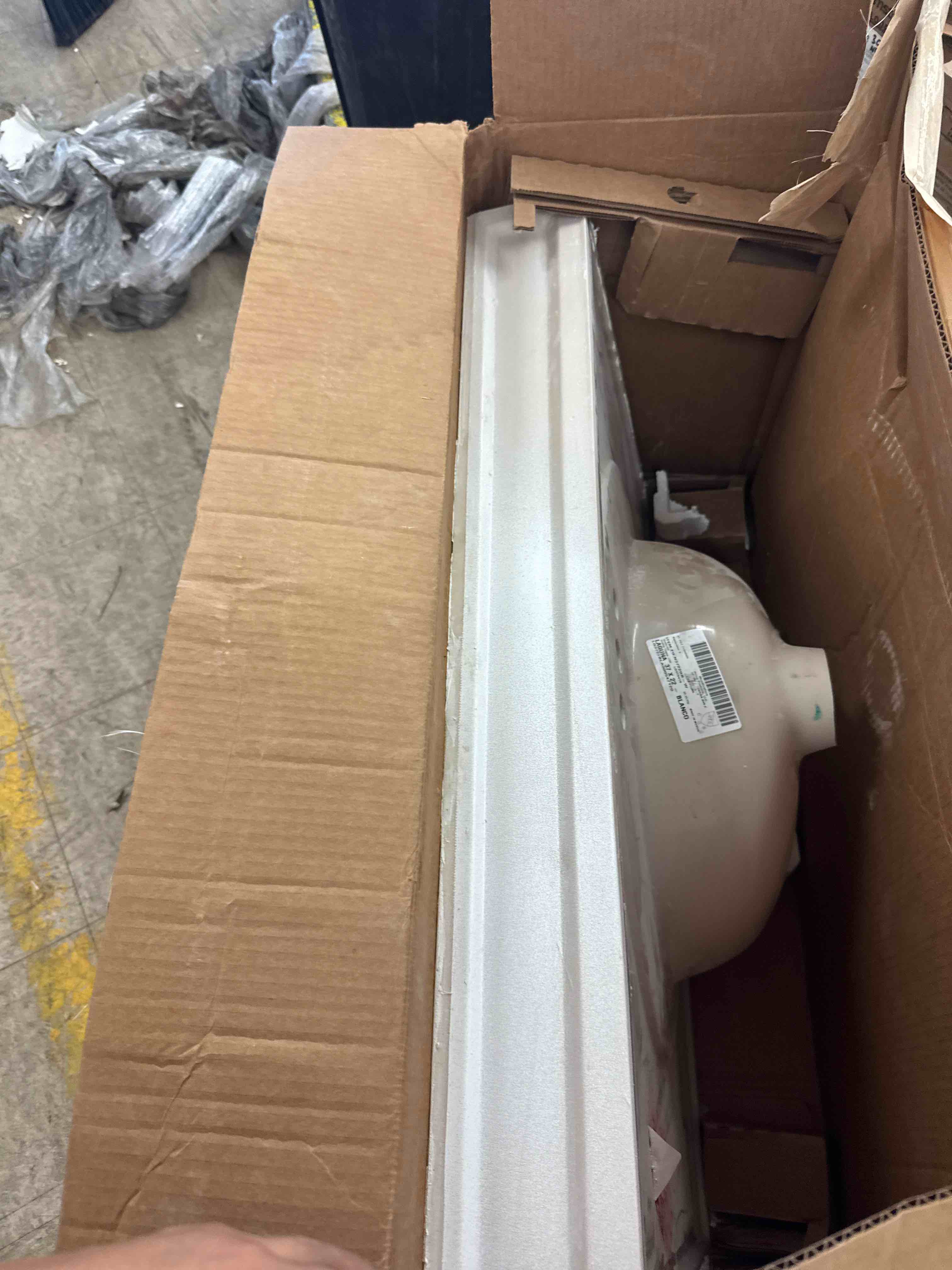 https://s3.amazonaws.com/lotting-images-prod/phillipi/BRN1917412_1755013495524.jpeg