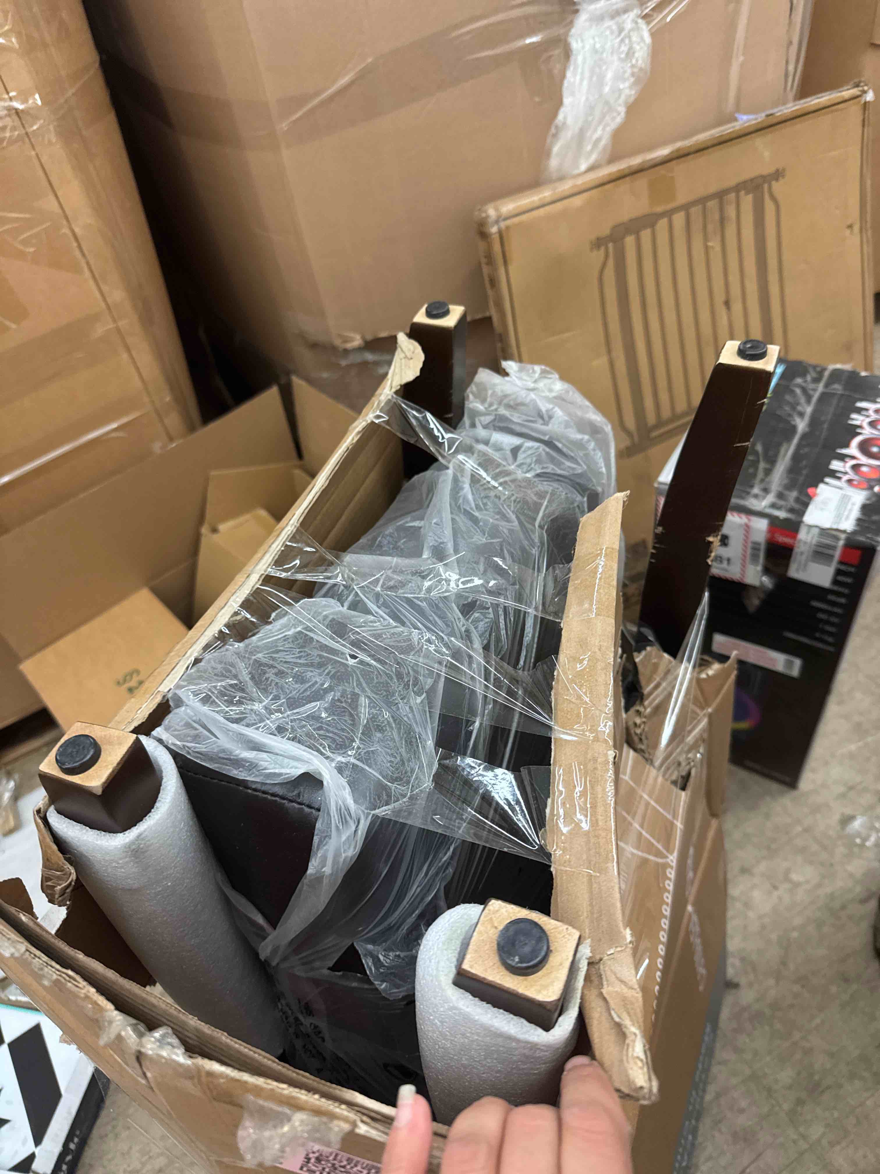 https://s3.amazonaws.com/lotting-images-prod/phillipi/BRN1918045_1745419608756.jpeg