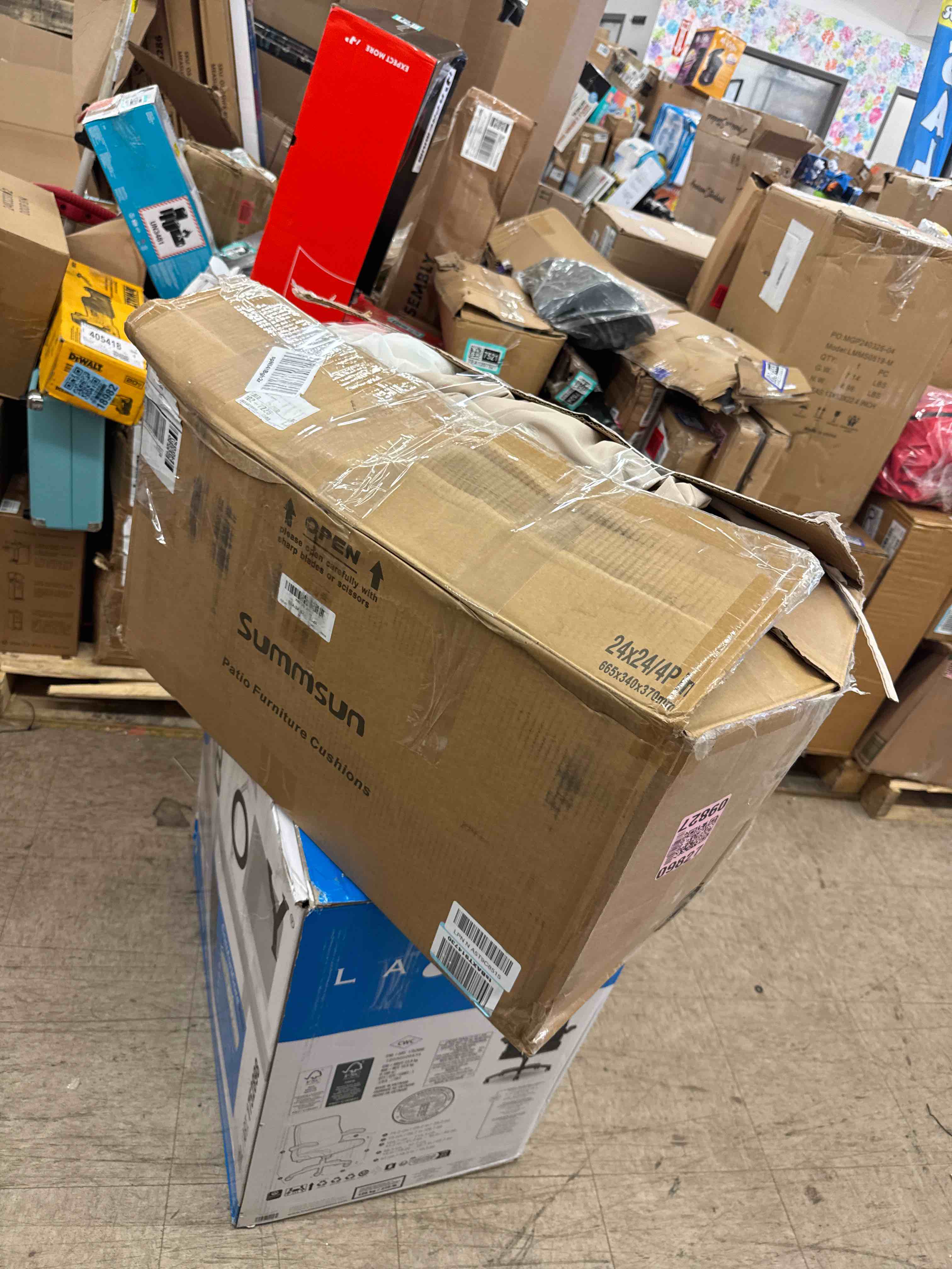 https://s3.amazonaws.com/lotting-images-prod/phillipi/BRN1919112_1748890838351.jpeg