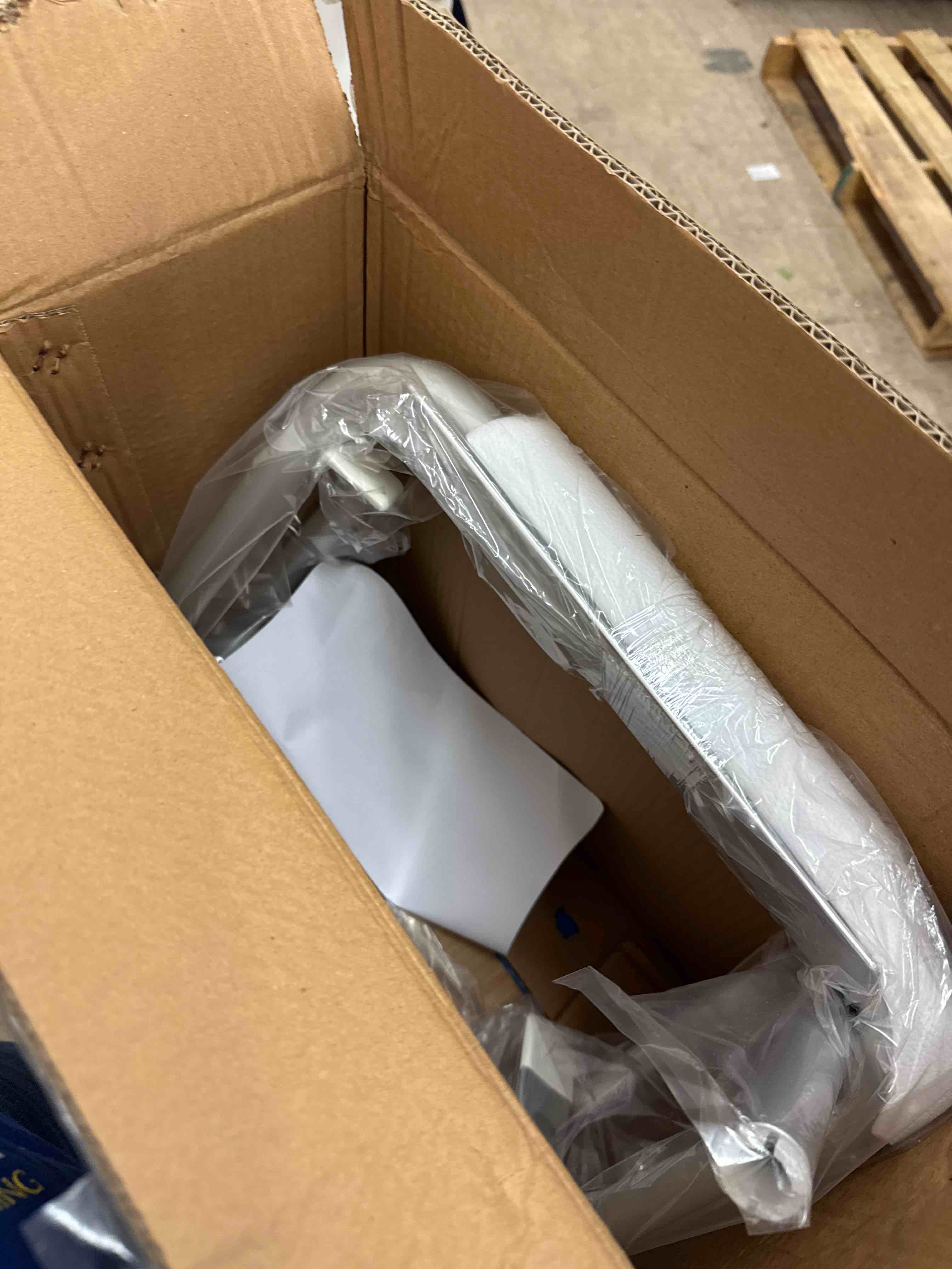 https://s3.amazonaws.com/lotting-images-prod/phillipi/BRN1919191_1749043056585.jpeg