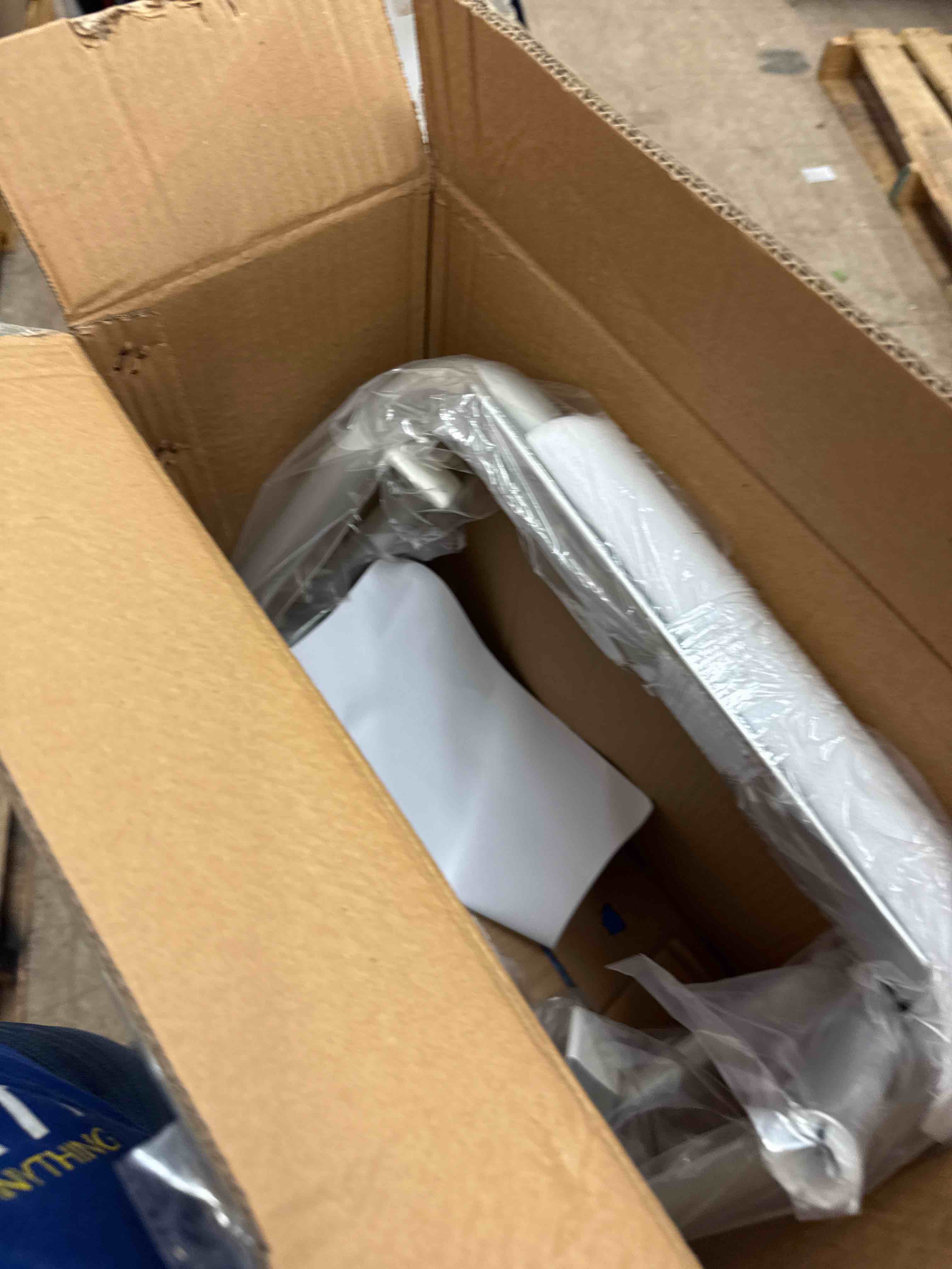 https://s3.amazonaws.com/lotting-images-prod/phillipi/BRN1919191_1749043057529.jpeg